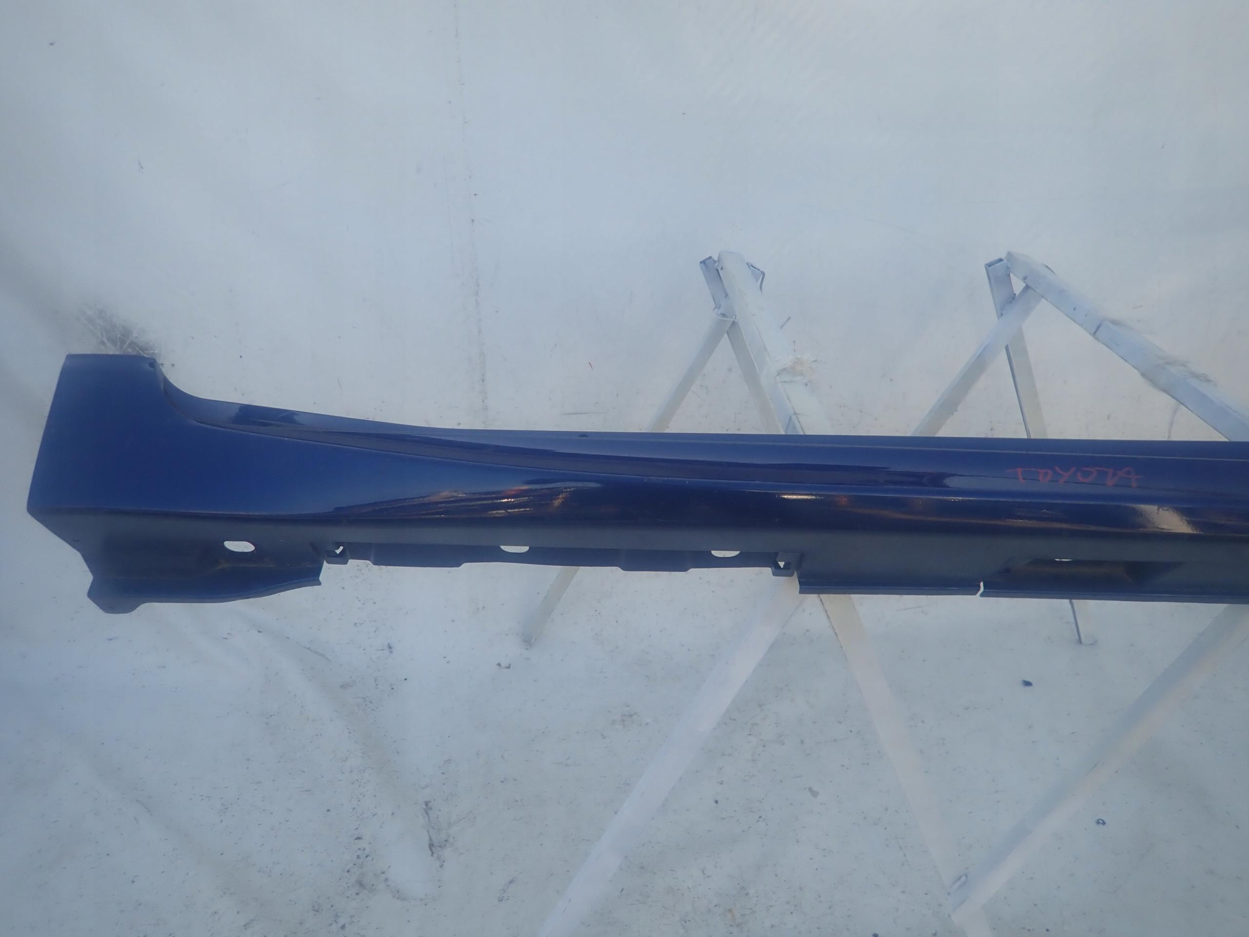 TOYOTA AVENSIS T29 15-19 threshold right moulding threshold