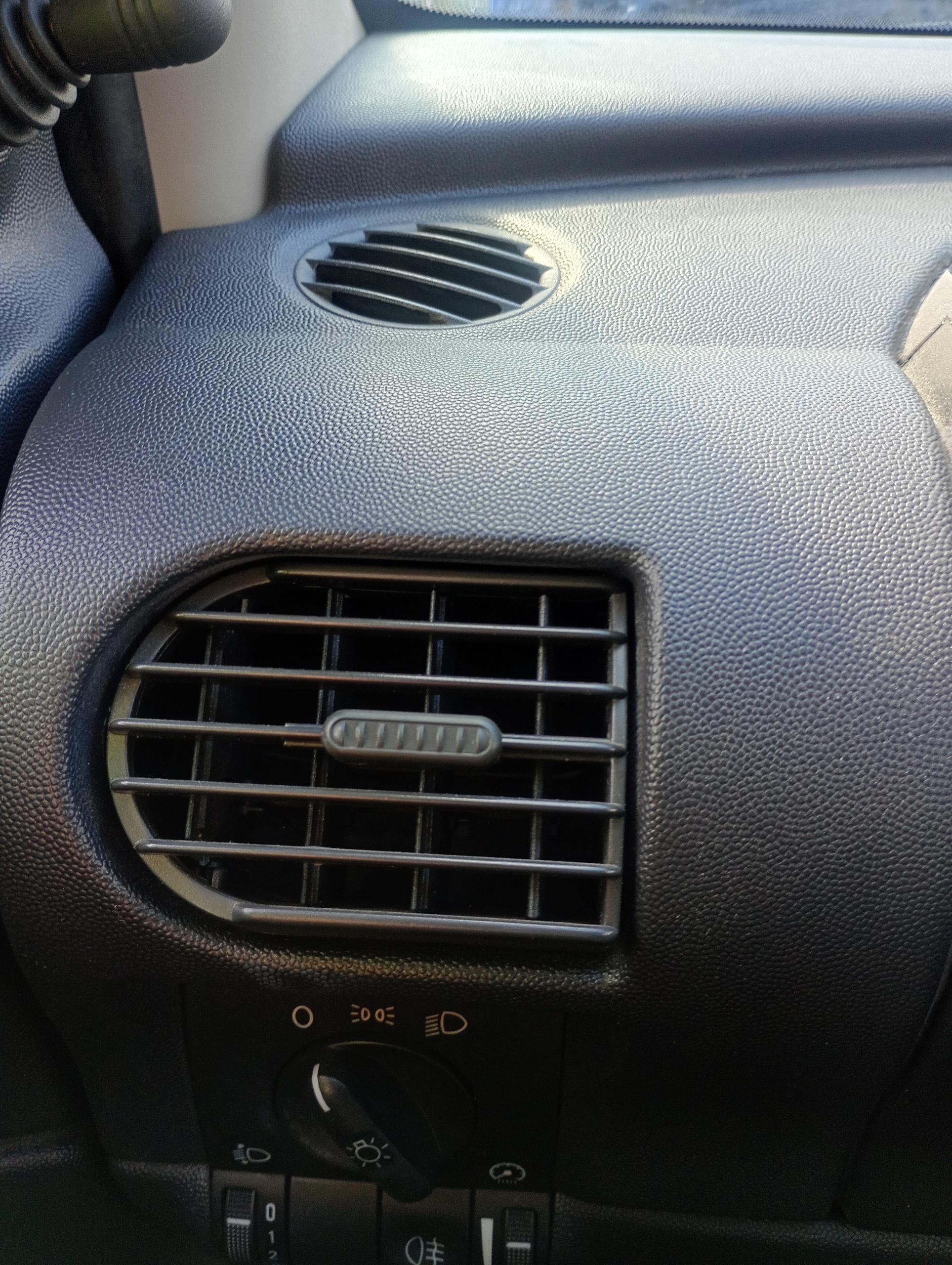 grid air conditioning devices air left driver´s Opel Corsa C 00-09