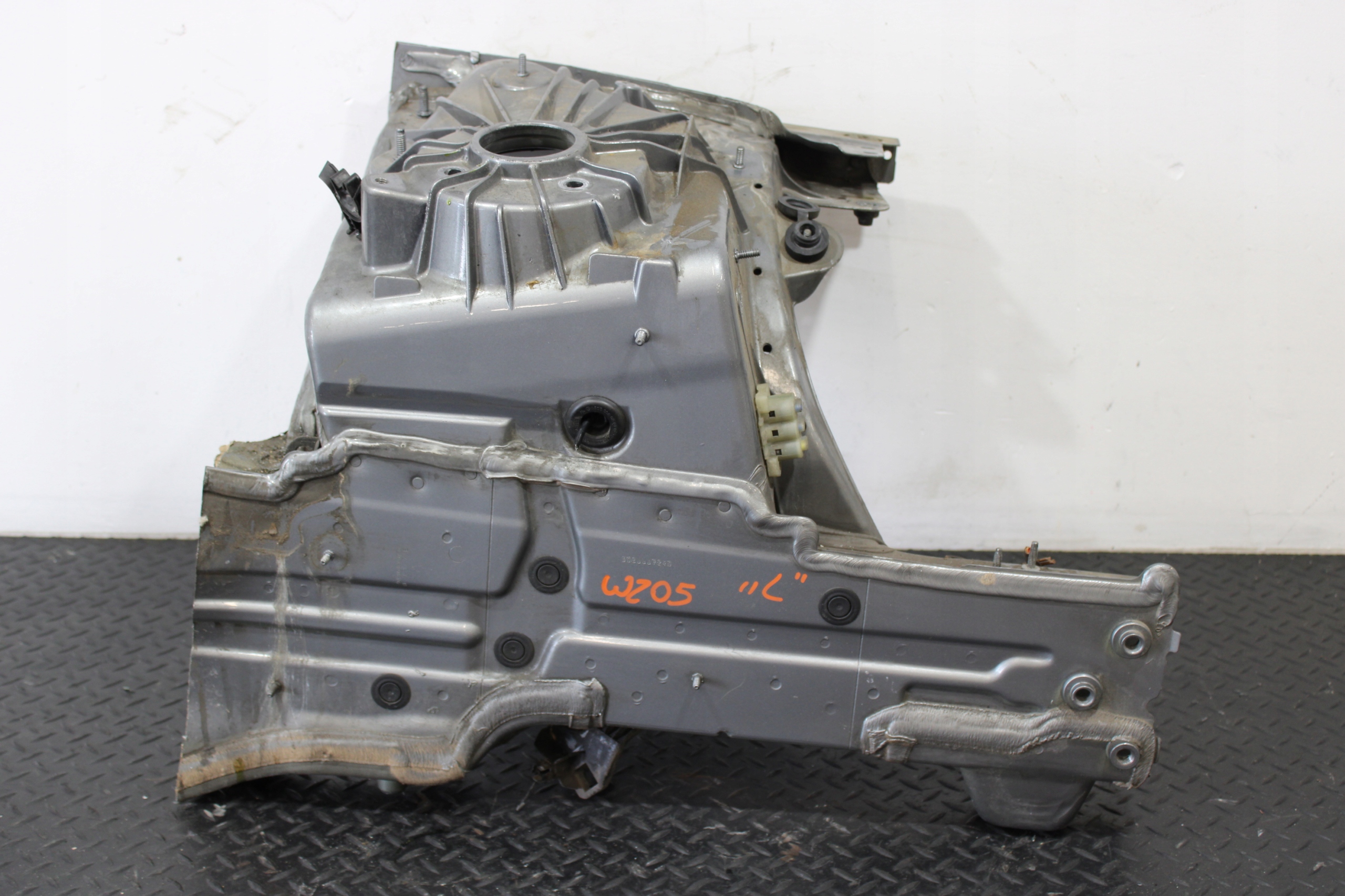 quarter quarter left front MERCEDES C-KLASA W205 AMG