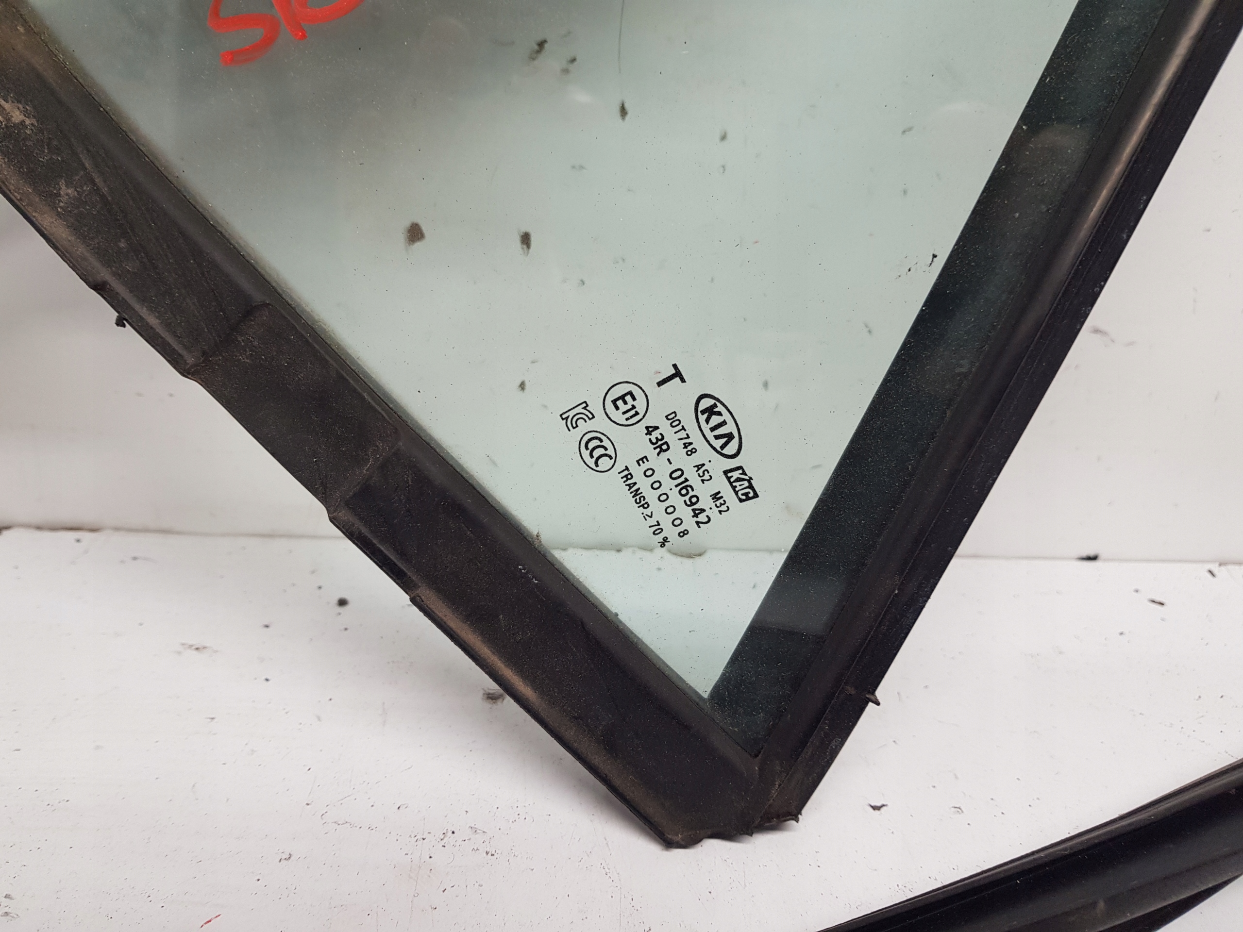 KIA STONIC window door left rear part gasket 2019