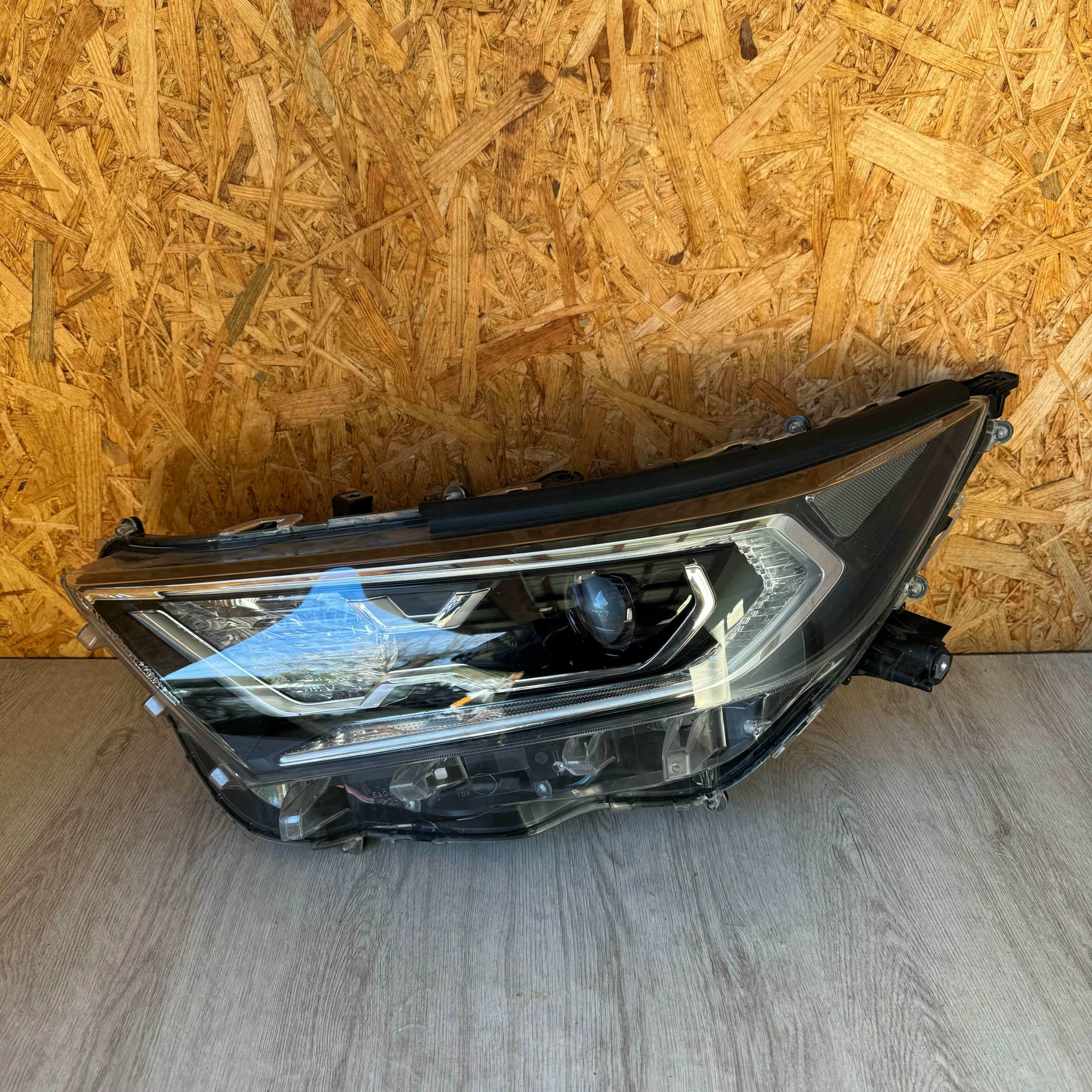 light front left complete FULL LED TOYOTA RAV 4 RAV4 V RAV-4 V 2020 ROK