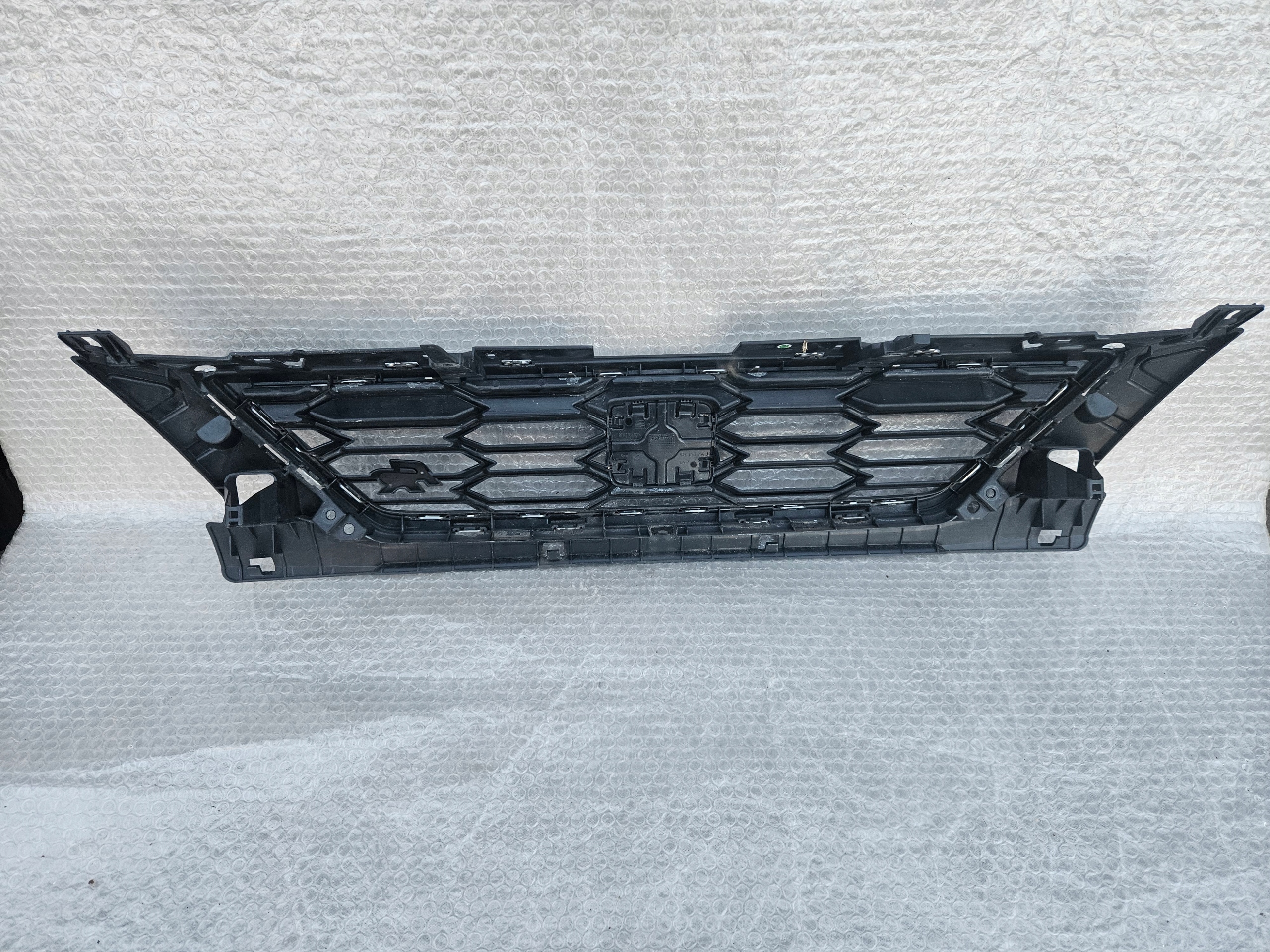 seat Leon III рестайлинг FR решетка радиатора 5F0853654J
