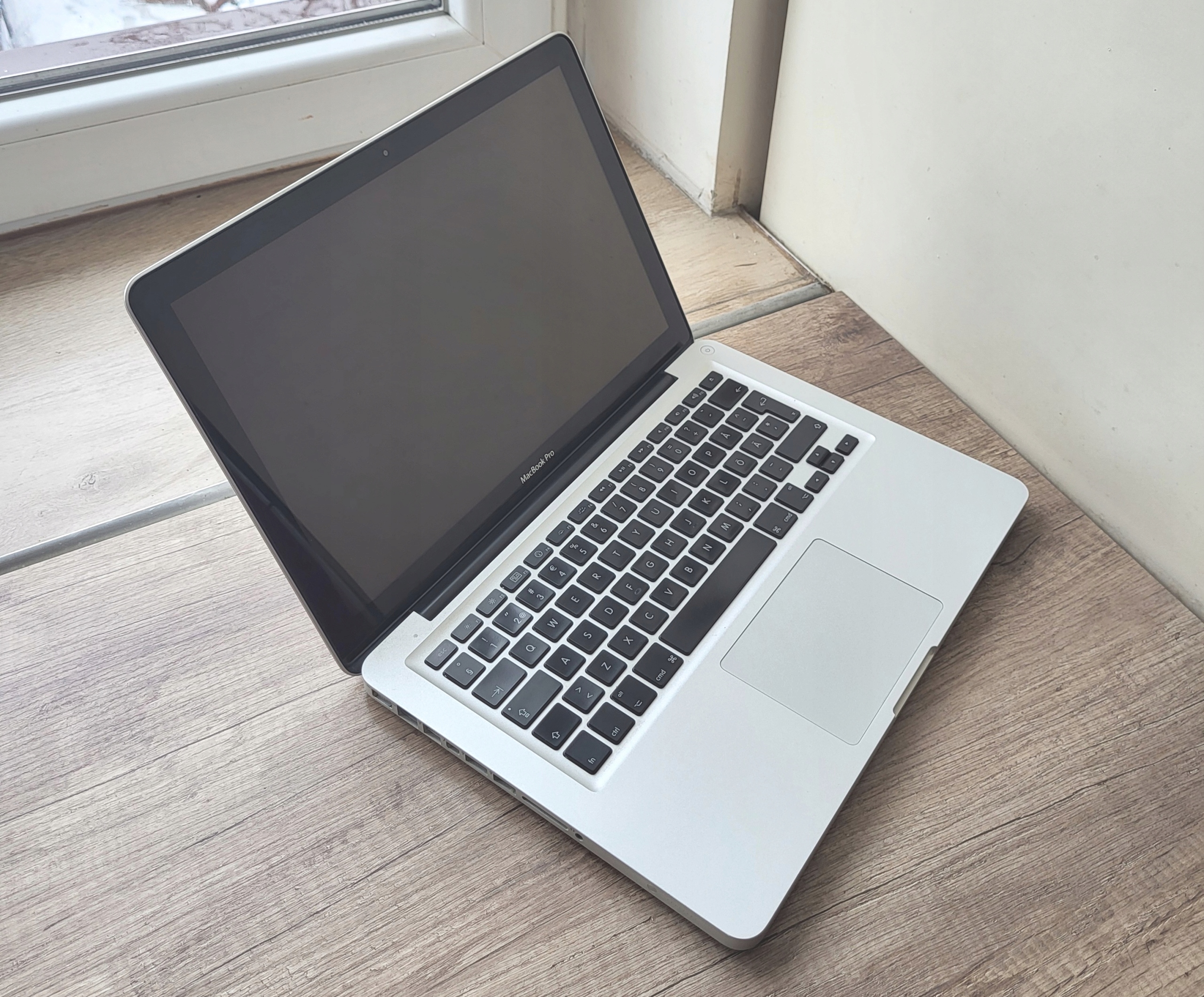 Macbook Pro 2011 w Laptopy, notebooki, ultrabooki - Sklepy, Opinie