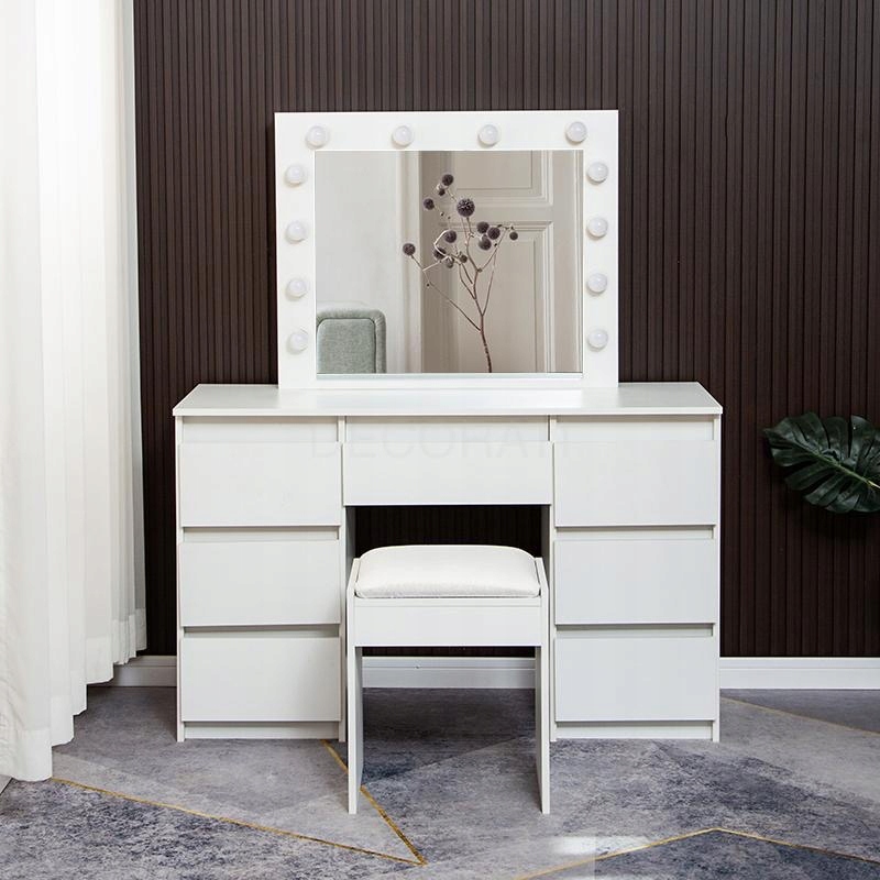 TOALETKA KOSMETYCZNA BIAŁA Z LUSTREM I TABORETEM 12 ŻARÓWEK LED REHA XL Marka inna