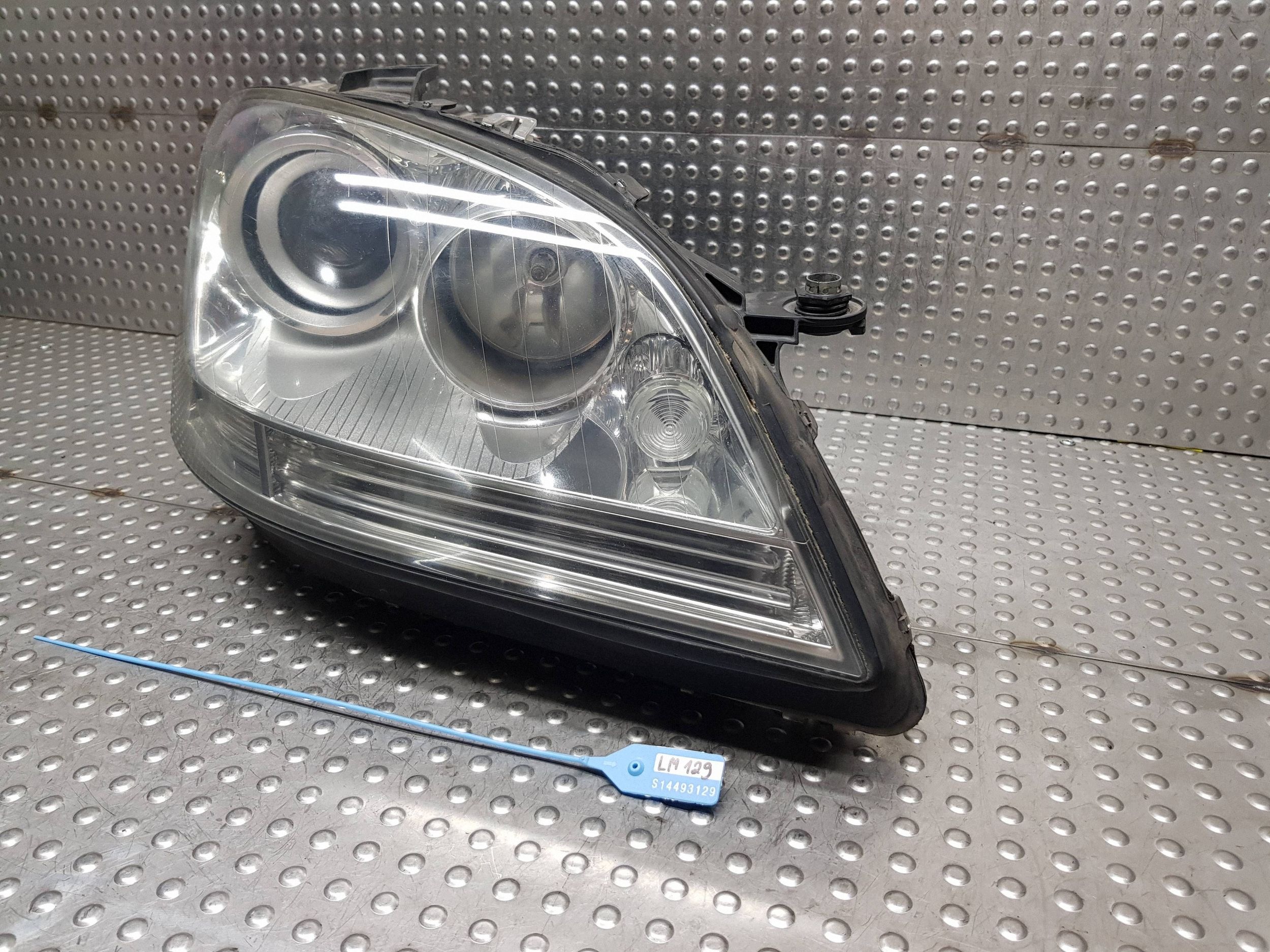 REFLEKTOR right front MERCEDES ML W164 before lift