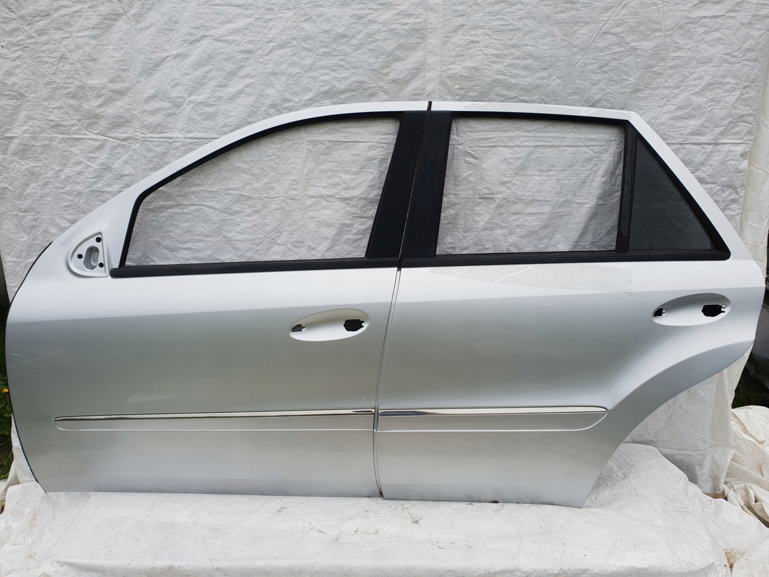 MERCEDES ML W164 04-11 DRZWI LEWY PRZÓD TYŁ