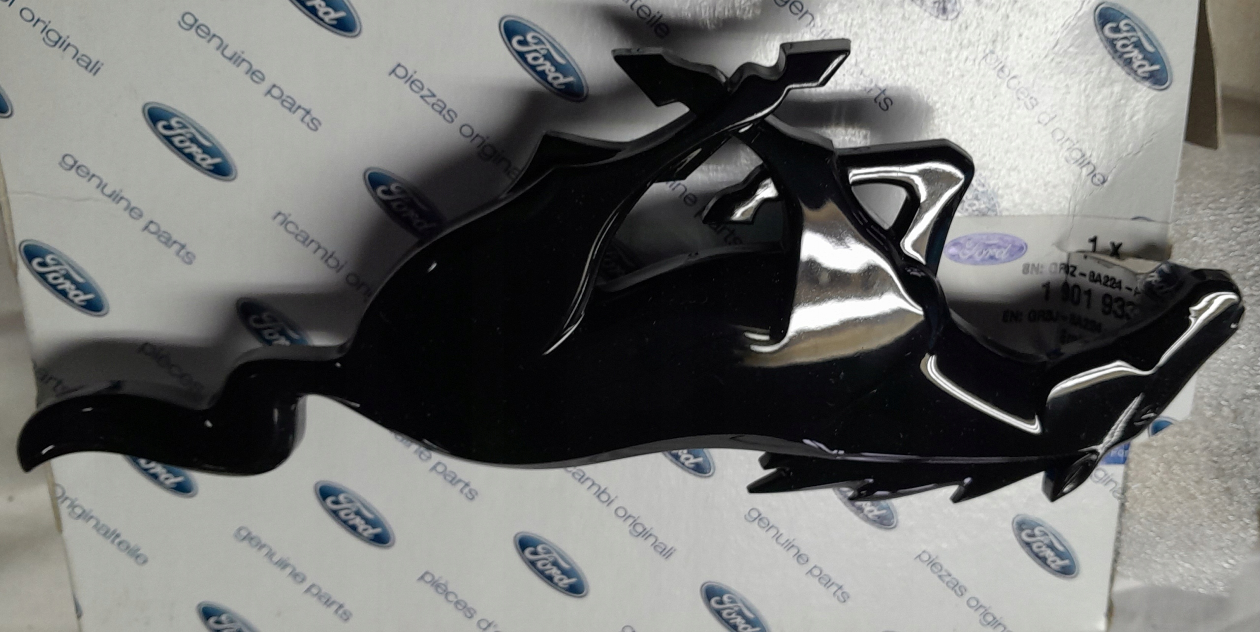 ZNACZEK EMBLEMAT FORD MUSTANG GR3J-8A224-AA59B8 1901933