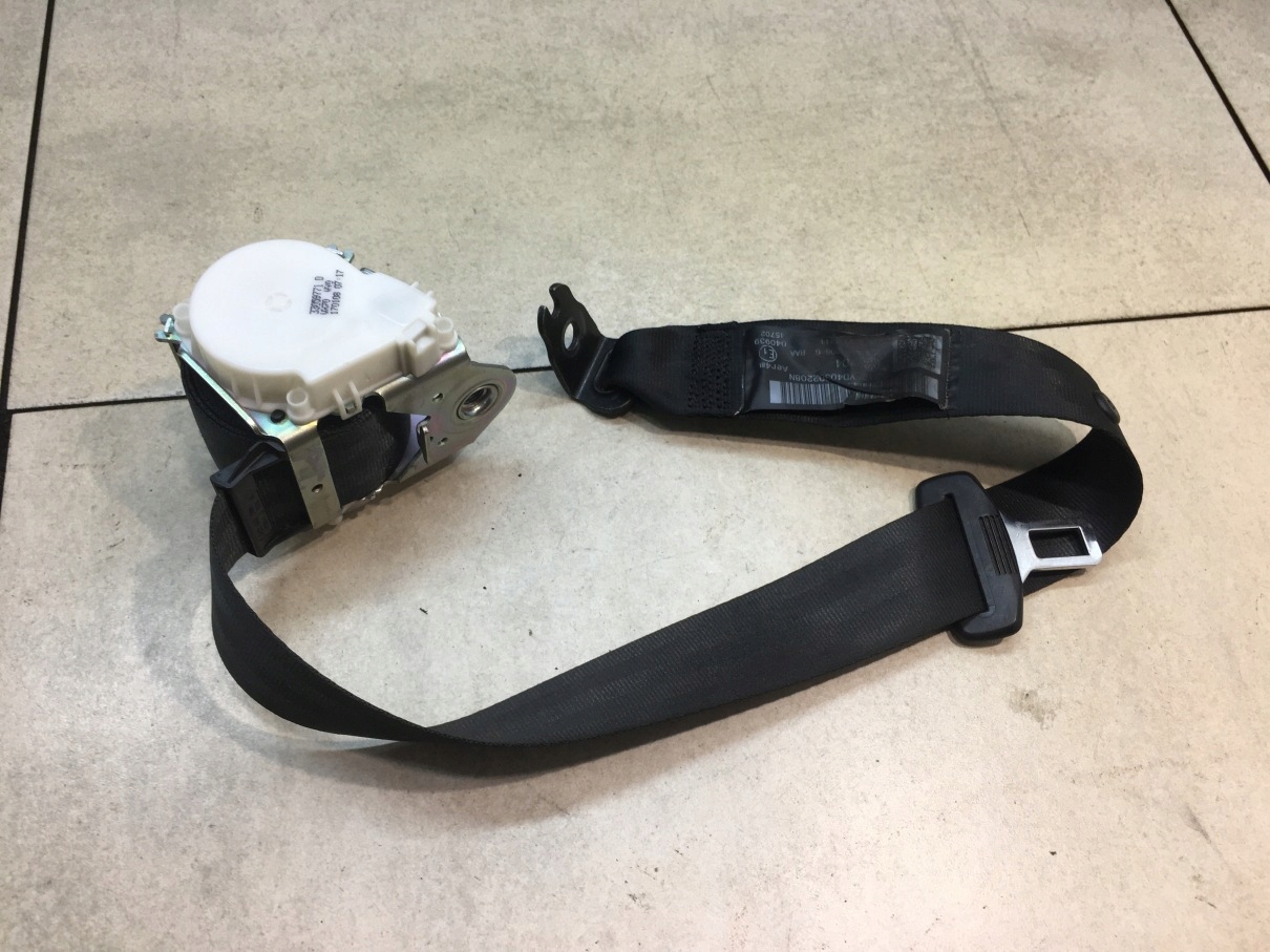 Gurten Sicherheits rechts heck VW PASSAT B6 3C9857806G