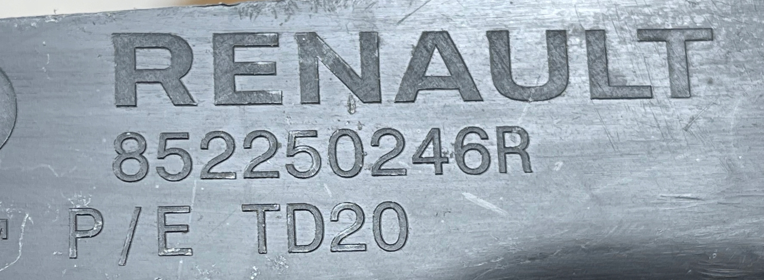 RENAULT TRAFIC III Support Support plaque Pare choc Gauche Arrière 852250246R