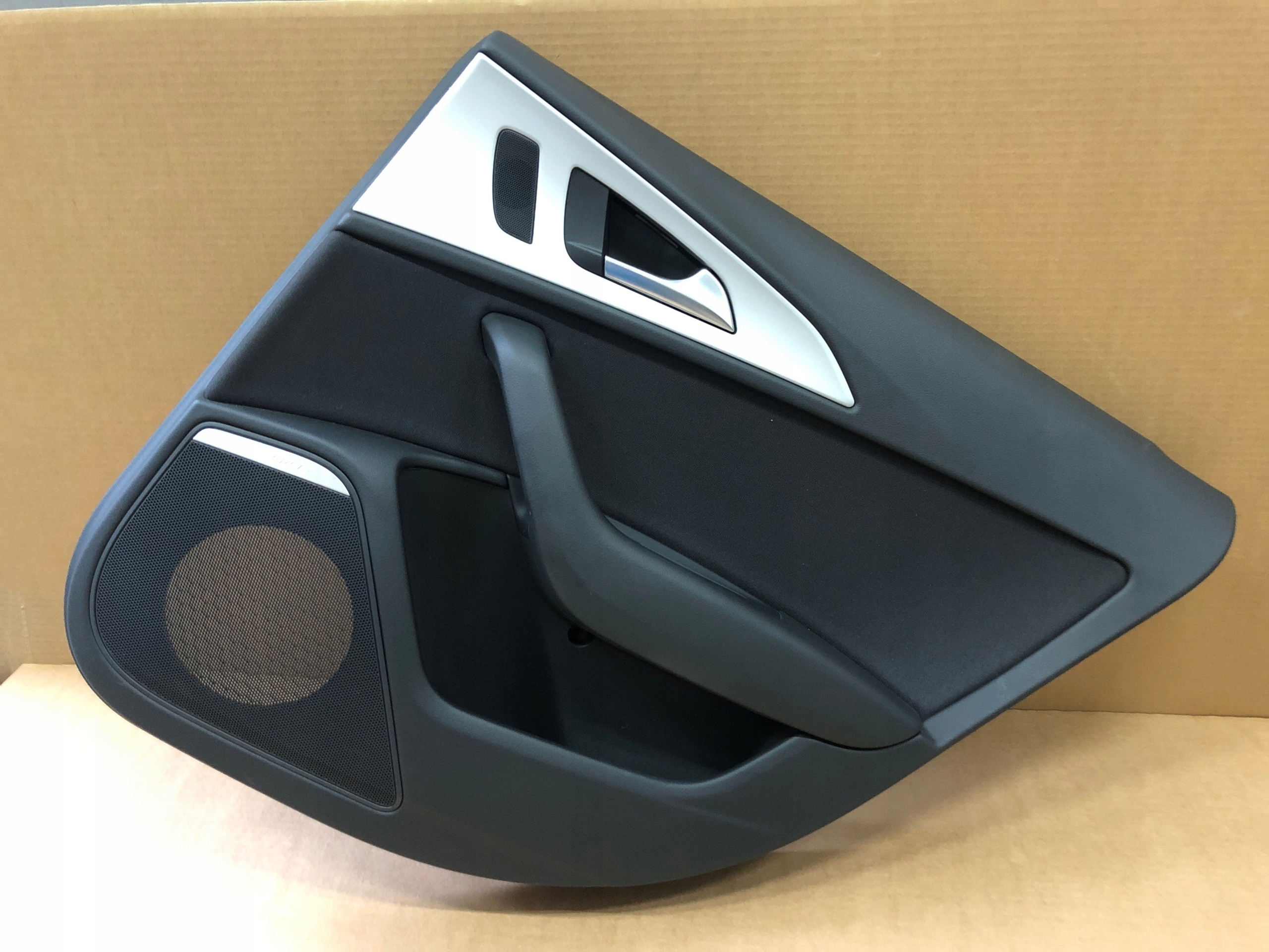 AUDI A6 4G C7 upholstery side door right rear part
