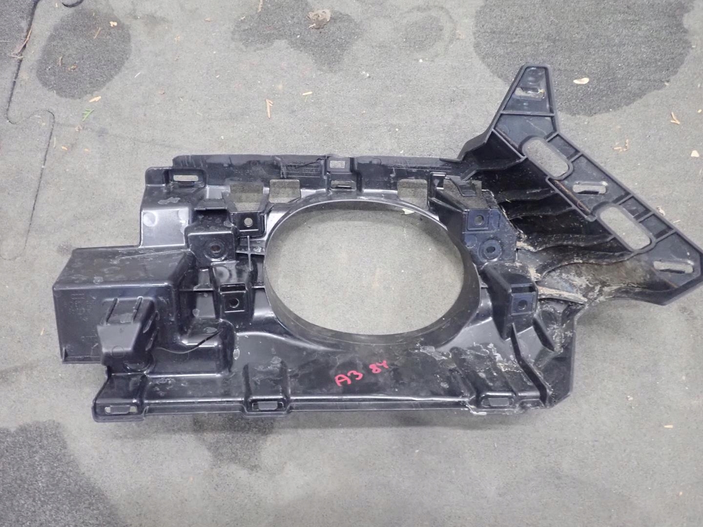SUPPORT PLAQUE KONCOWEK DE L’ÉCHAPPEMENT AUDI A3 RS3 2020