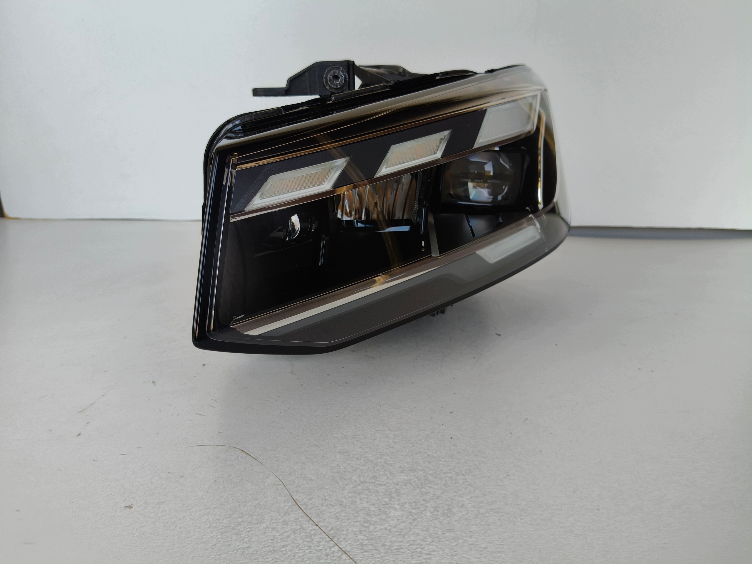 licht links REFLEKTOR AUDI Q2 81A LIFT FULL LED MATRIX