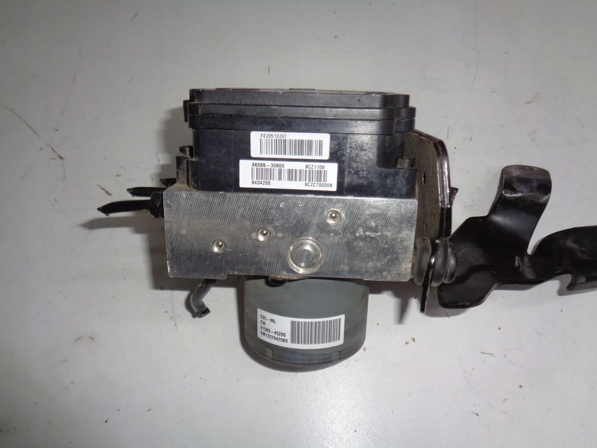 HYUNDAI I30 II 12r> control unit pump ABS ESP A6589-30600