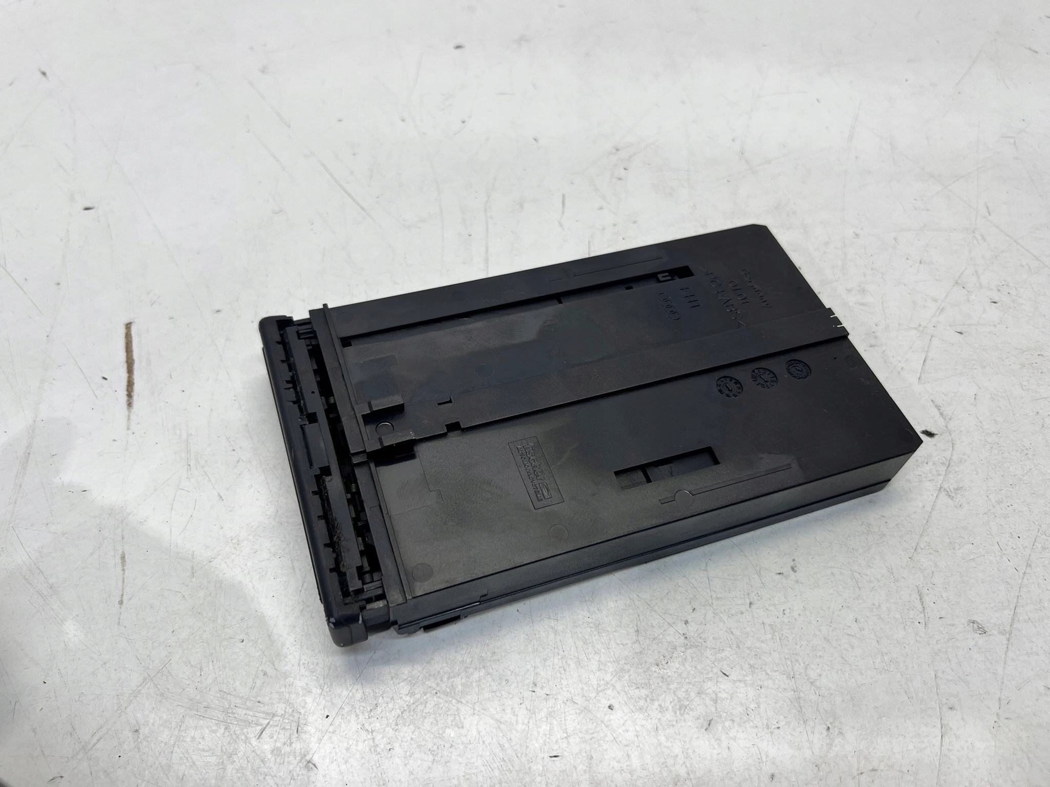 bracket for KUBEK AUDI A4 B6 B7 8E2862534H right hand drive