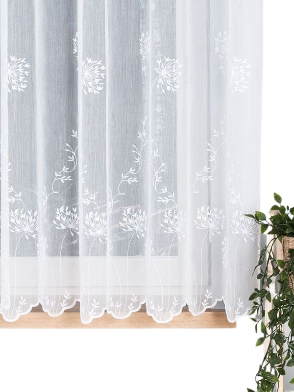 Krátké záclony do obývacího pokoje Záclona vyšívaná bílá s páskou 320x125