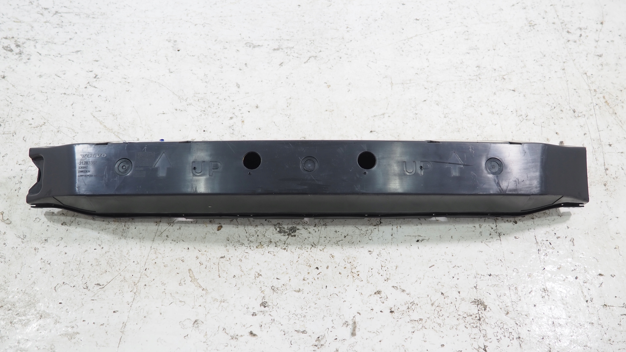 Volvo XC60 absorber nárazníku předek 31283358 31283359