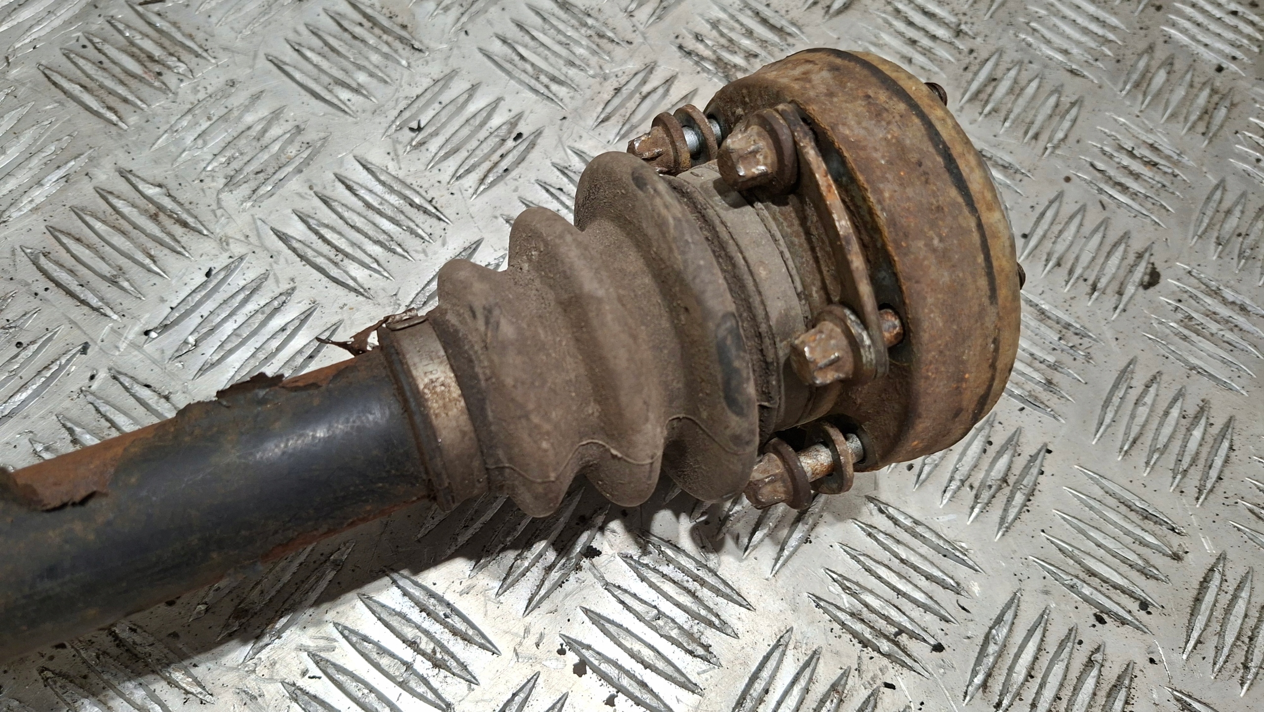 semi-axis left BMW E91 320i 2.0
