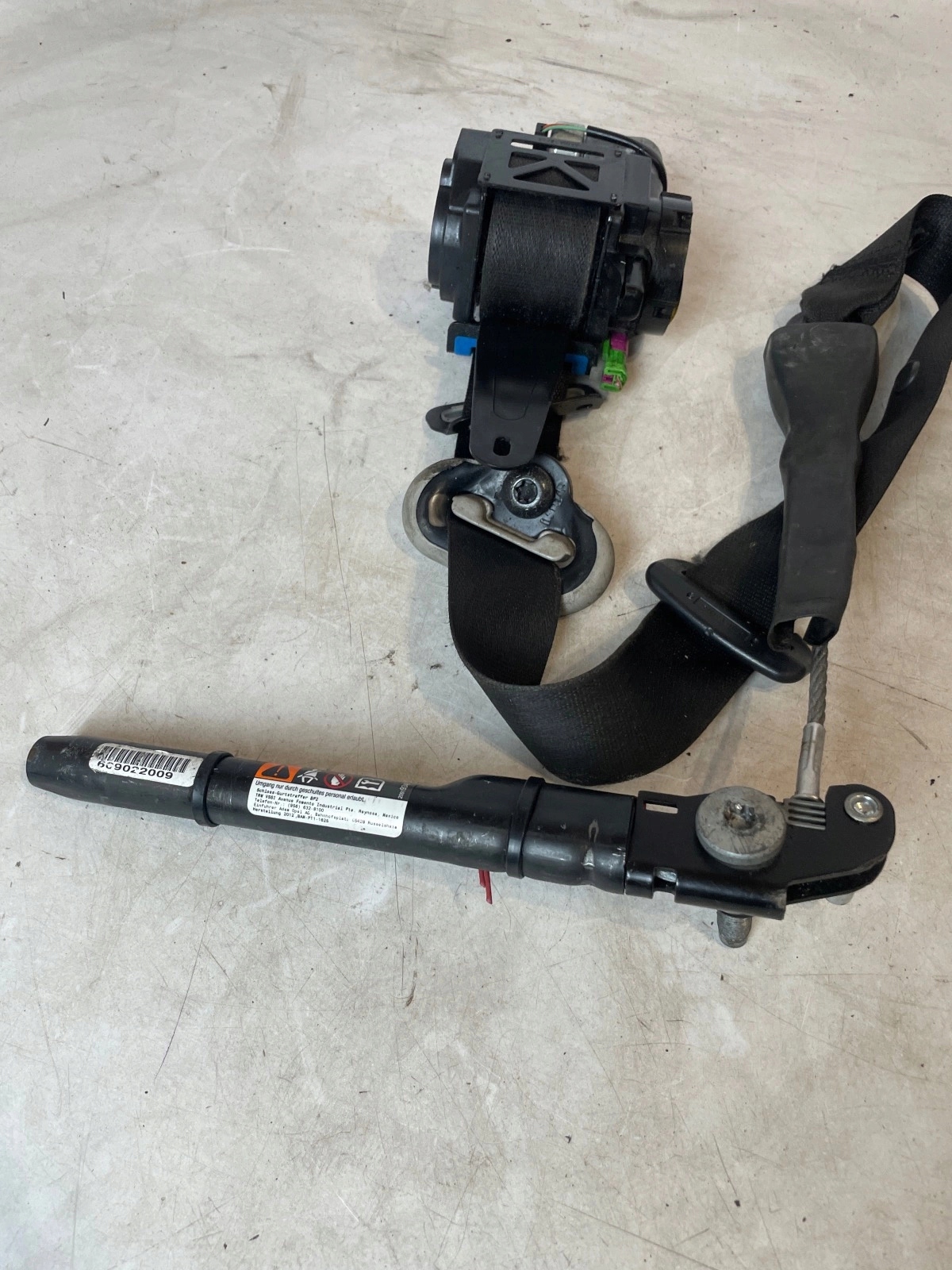 tension belt safety front front right Opel Antara
