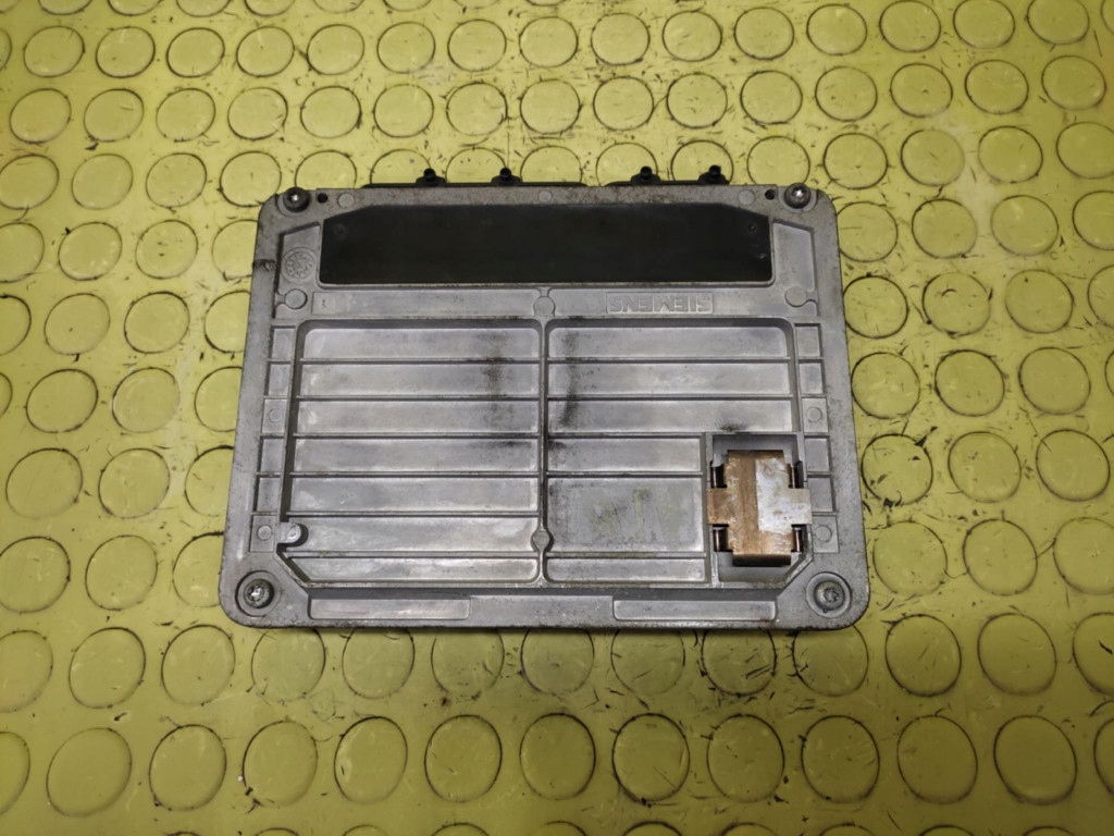 AUDI A3 8L 1.6 control unit of the engine 06A906019D