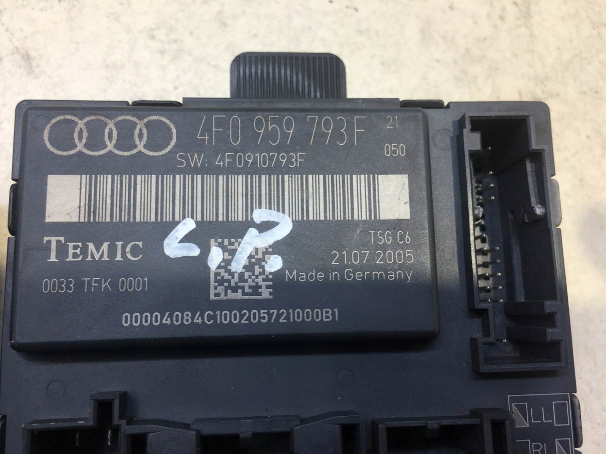 module door front AUDI A6 C6 3.2 V6 FSI 4F0959792F