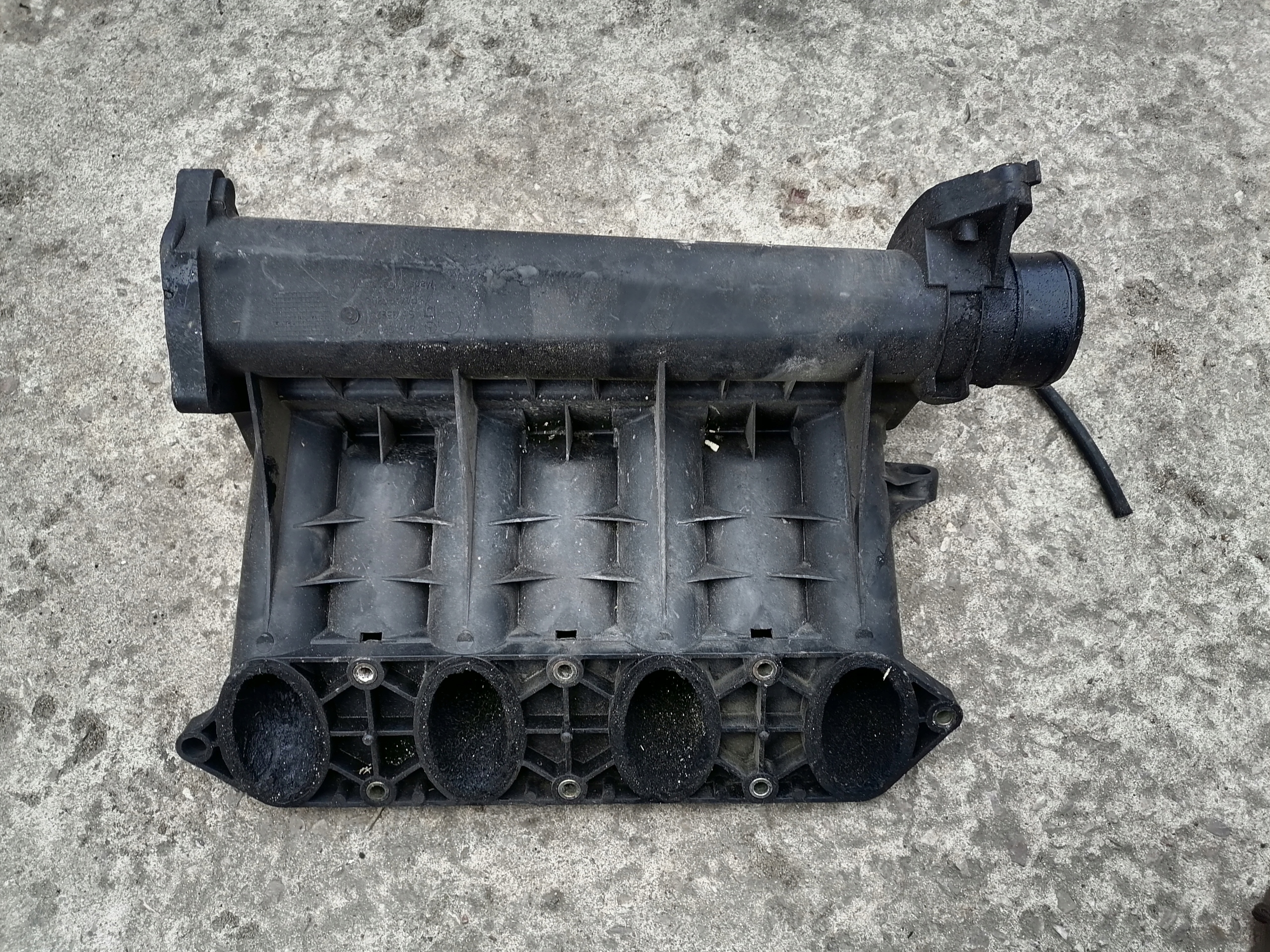 intake manifold VITO W638 2.2 CDI 6110900437