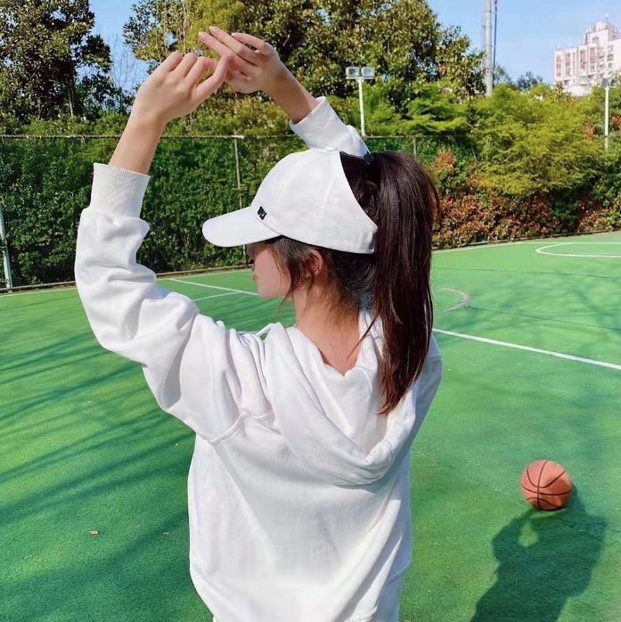 CZAPKA Z DASZKIEM DAMSKA Z MIEJSCEM NA KUCYK KITKĘ DASZEK BEJSBOLÓWKA Marka inna