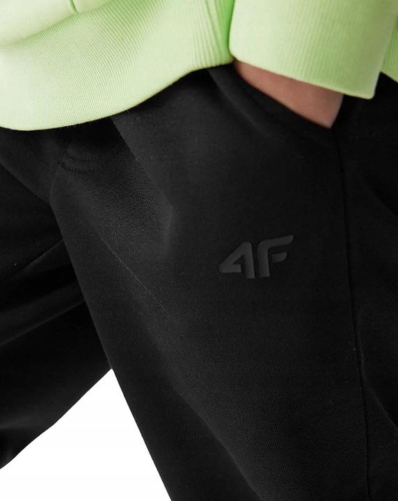 4F SPODNIE DRESOWE CHŁOPIĘCE JUNIOROWSKIE DRESY BAWEŁNIANE r.152 Fason rurki