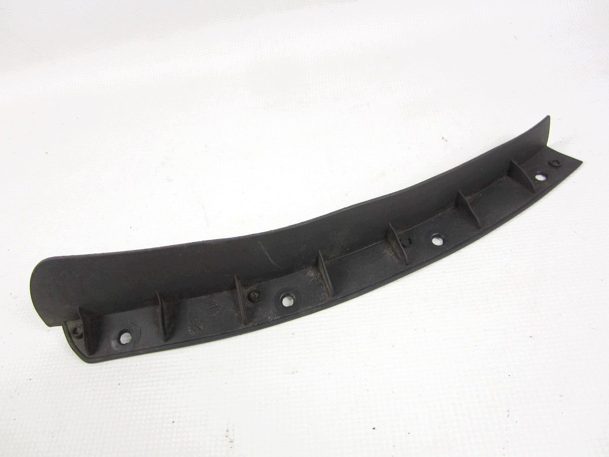 mudguard flap cover front front left Mercedes W251 R-klasa