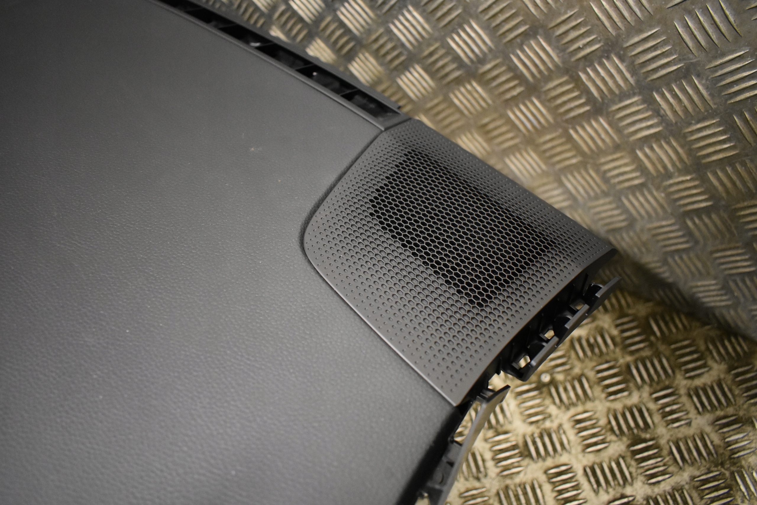 IDEALNA Console PORSCHE CAYENNE 9Y 25R. 1