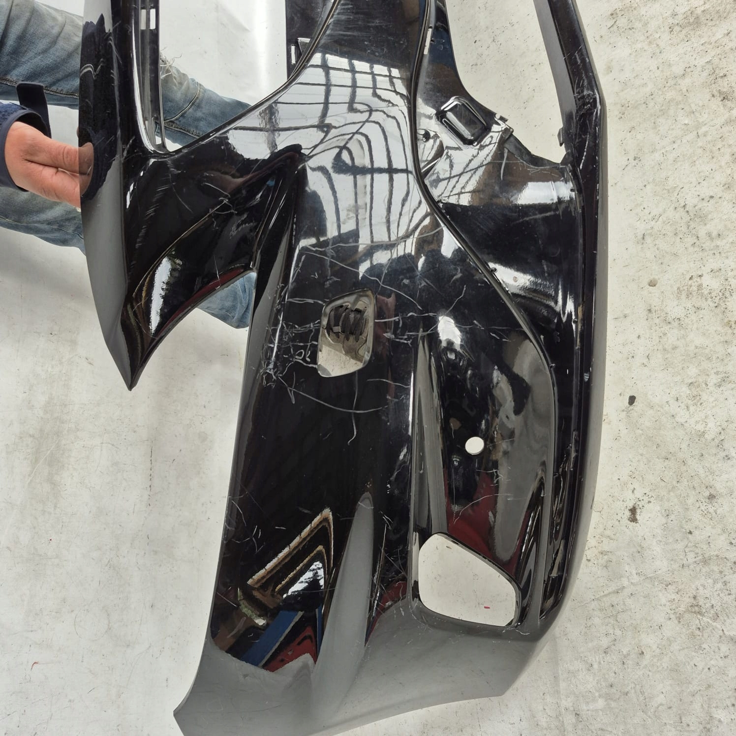 VOLVO V40 R-design 12- bumper front front PDC