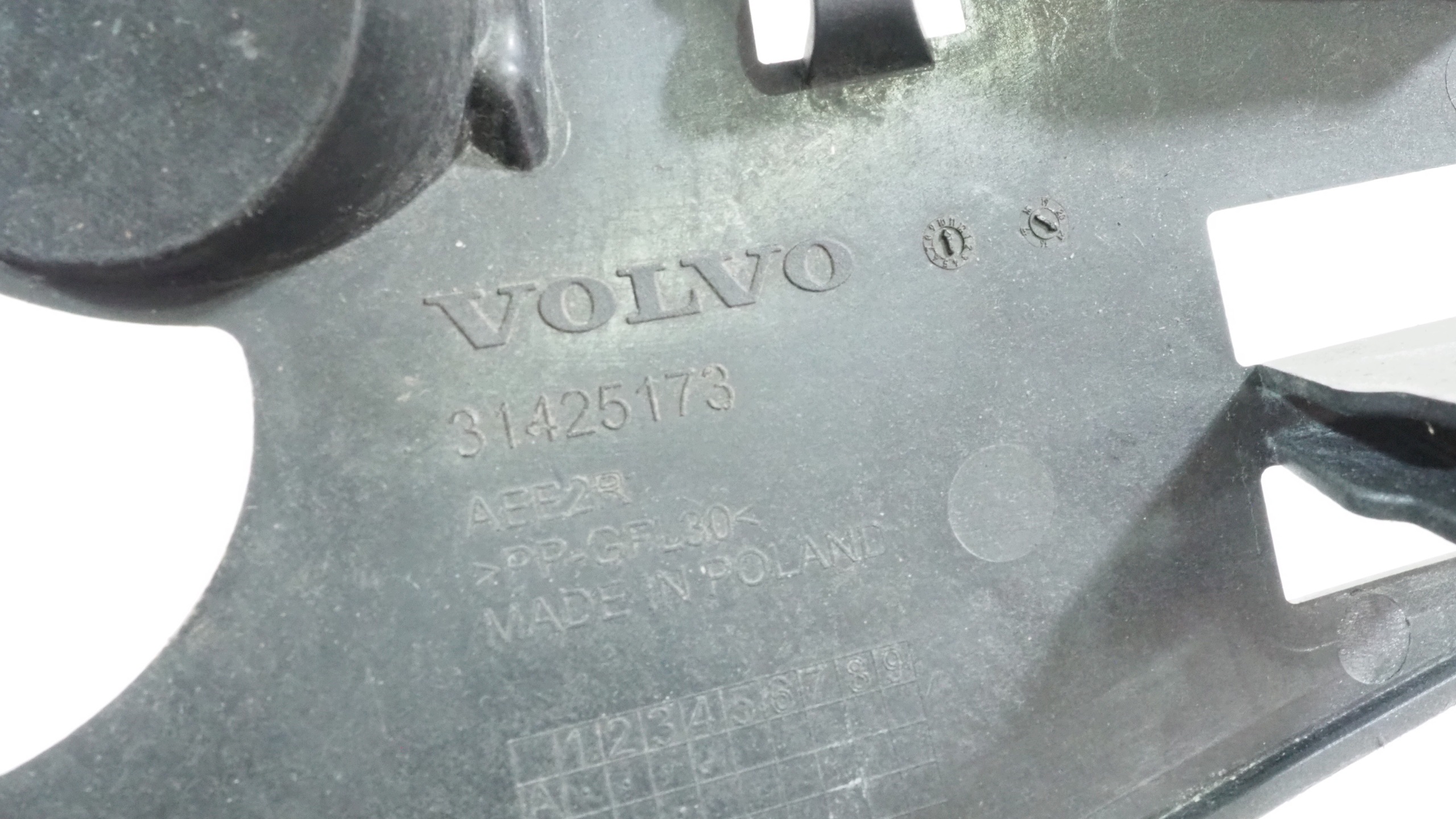 Volvo XC60 II bumper bracket left front 31425173