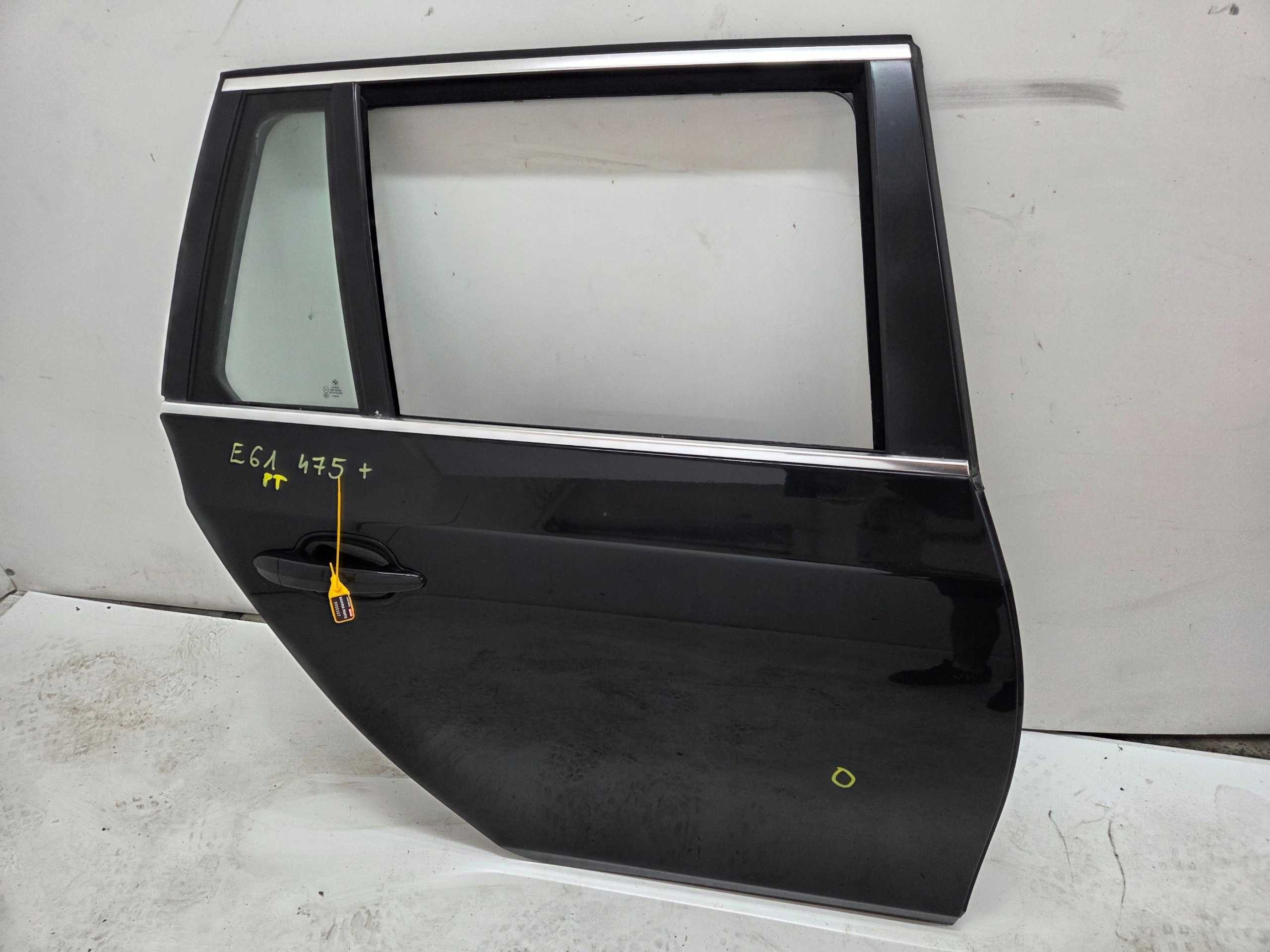 door right rear. BMW E61 475/9 BLACK SAPPHIRE