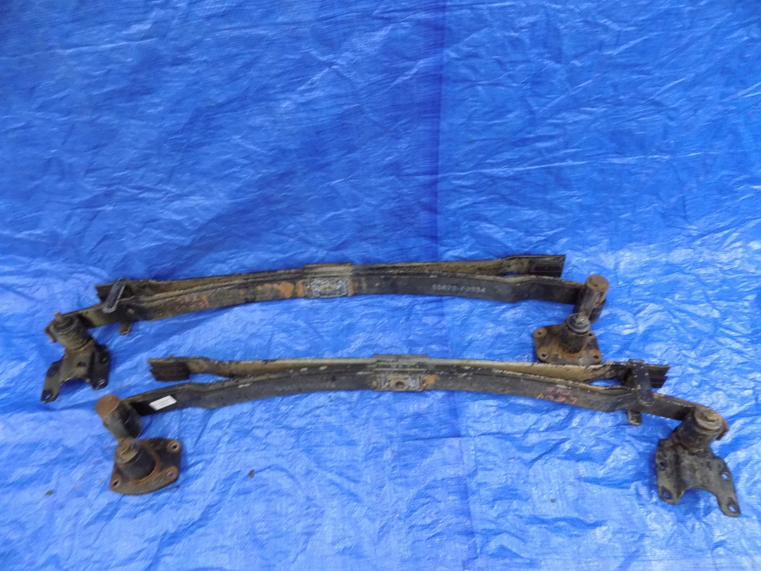 55020-F3904 - РЕССОРЫ ЗАДНИЙ КОМПЛЕКТ РЕССОР CABSTAR E 98-06R 3,0 TD