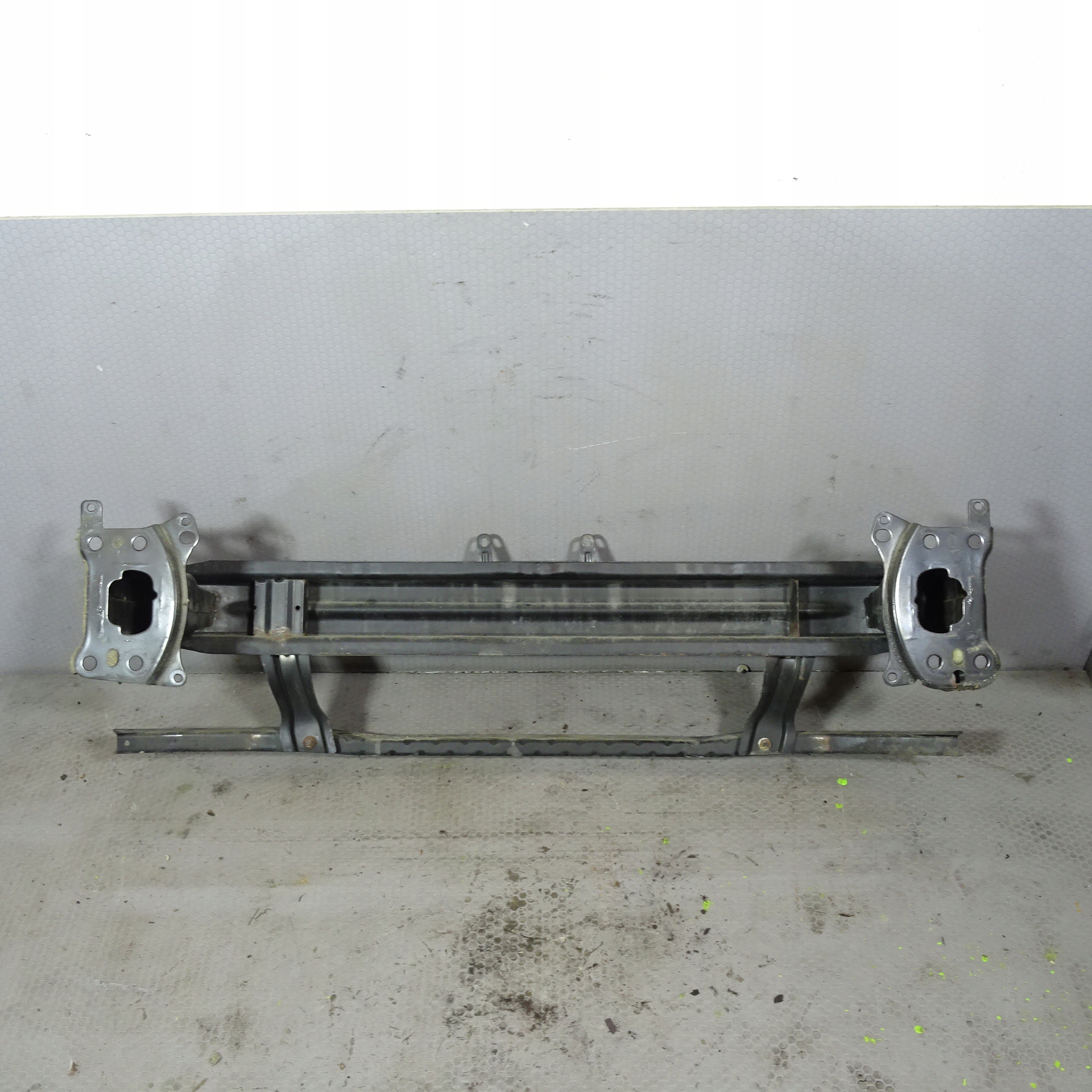 VW PASSAT B6 výztuha nárazníku ABSORBER předek