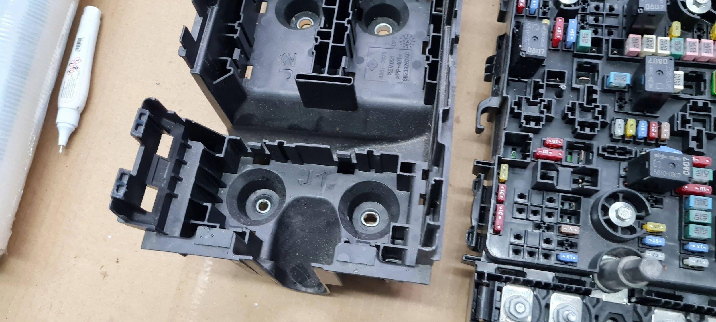 Chrysler Pacifica 2022 Module fusibles Boîte HYBRYDA 68574257AB