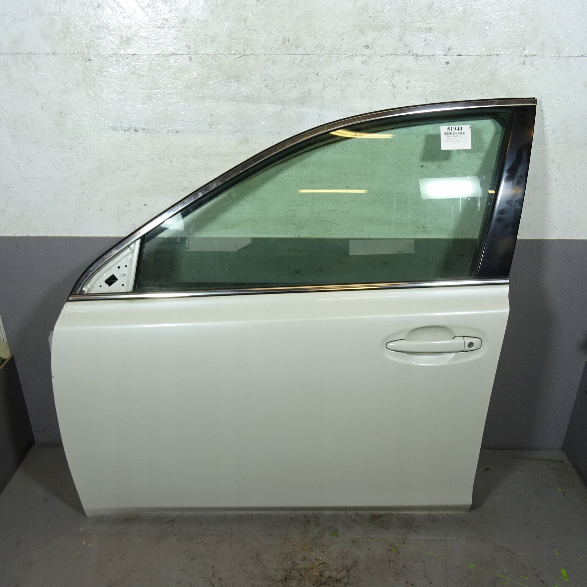 SUBARU LEGACY V door front left 37J