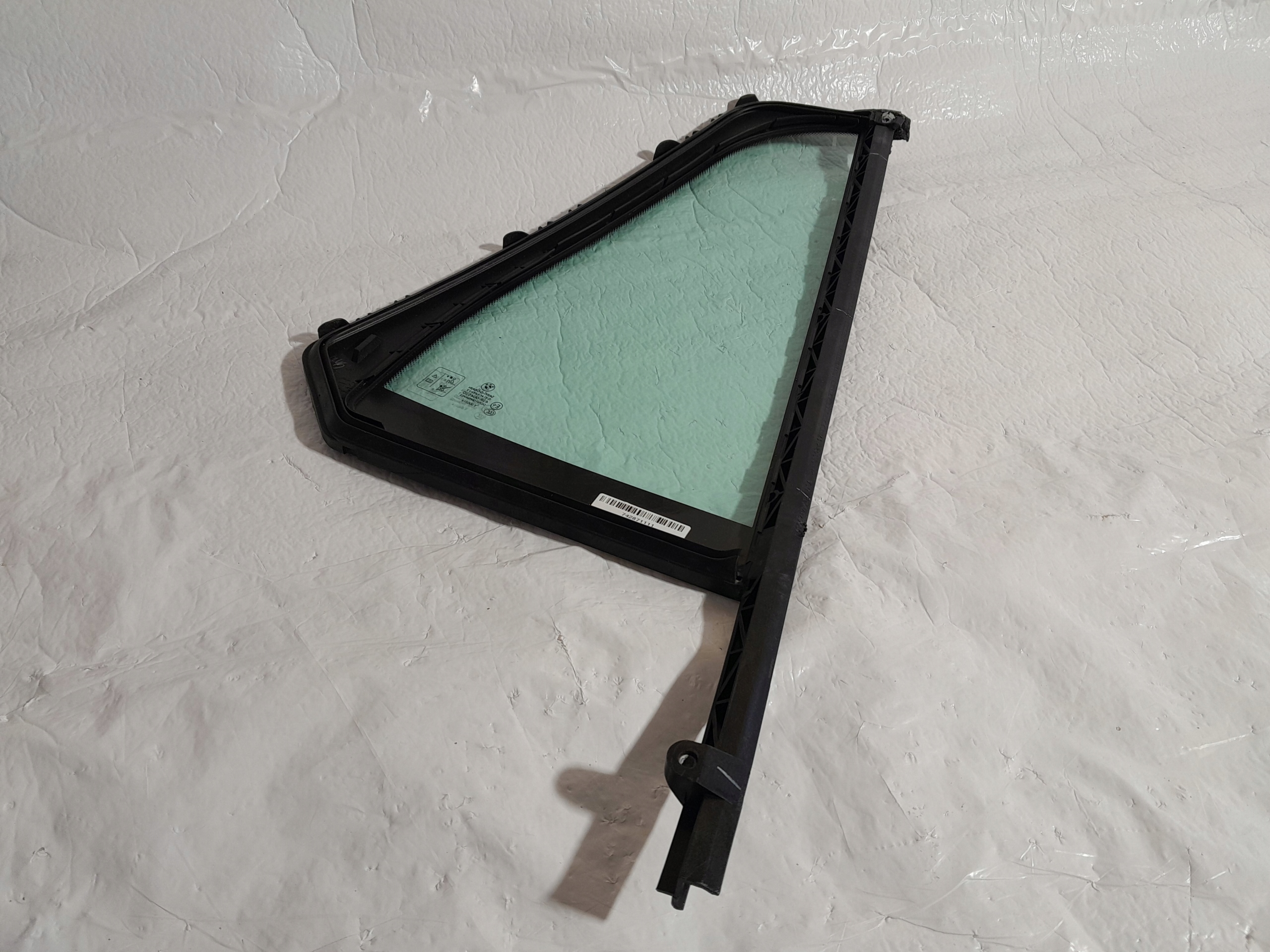 BMW X5 G06 window side door left rear part 7428711