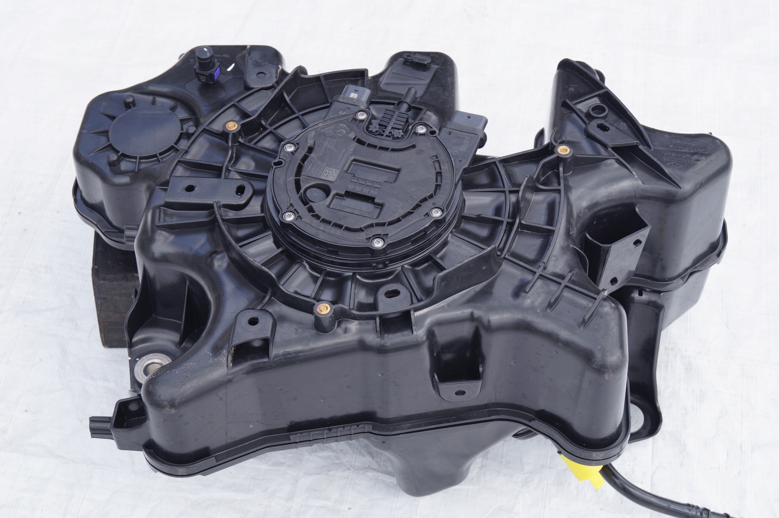 ZBIORNIK POMPA ADBLUE RENAULT KOLEOS 940017965 Car type Passenger cars