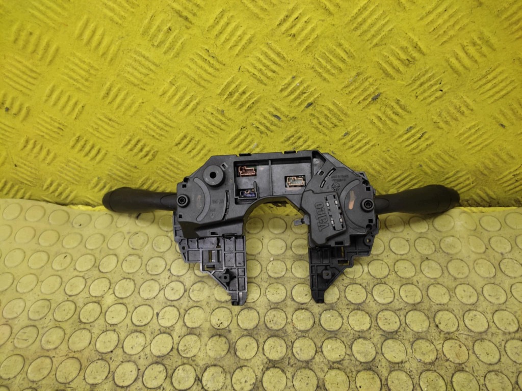CITROEN C4 steering wheel levers and controls
