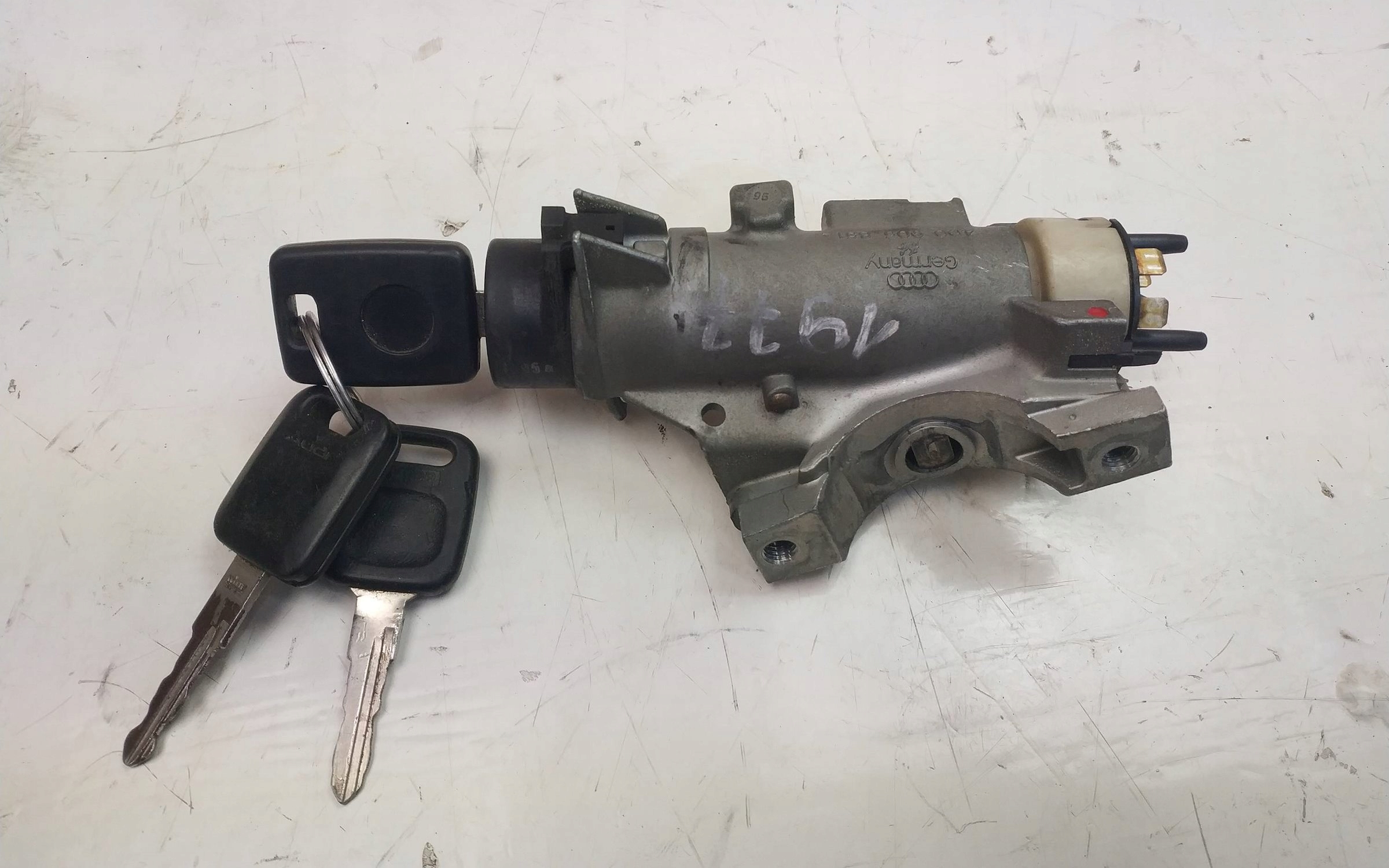 STACYJKA / WKLADKI 4D0905851A