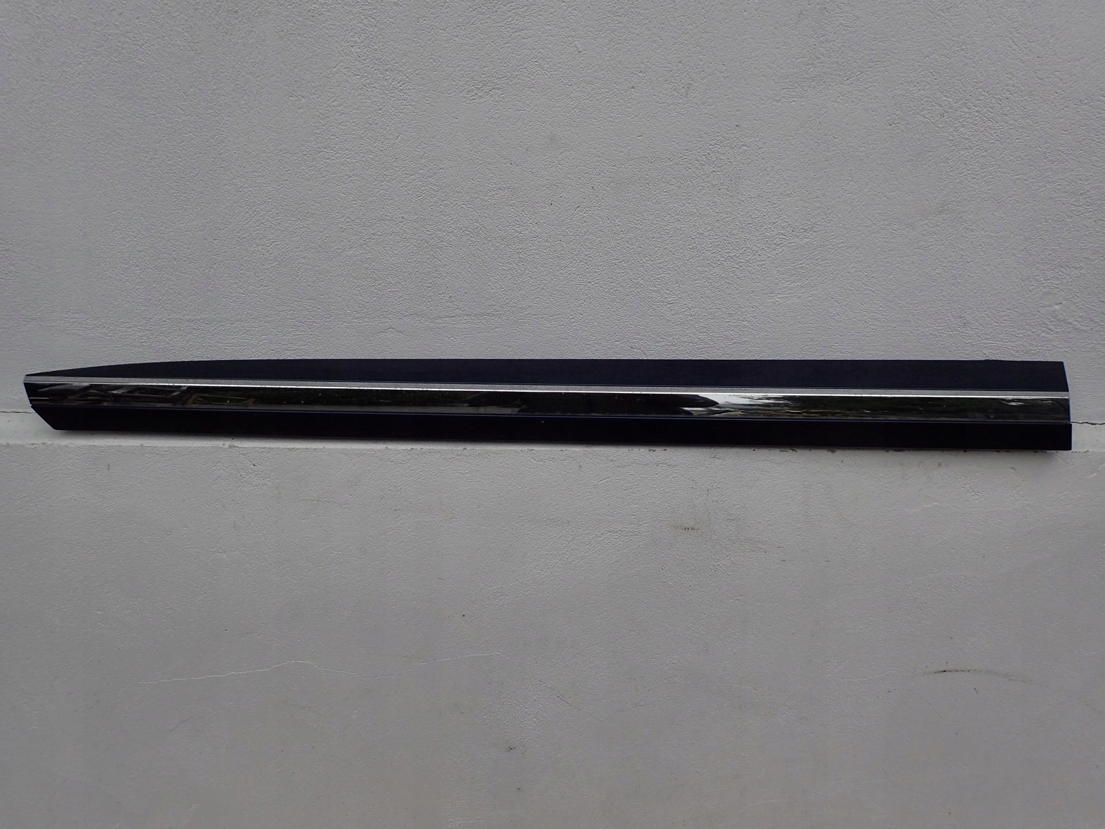 moulding for door left front VW ARTEON 3G8853969B