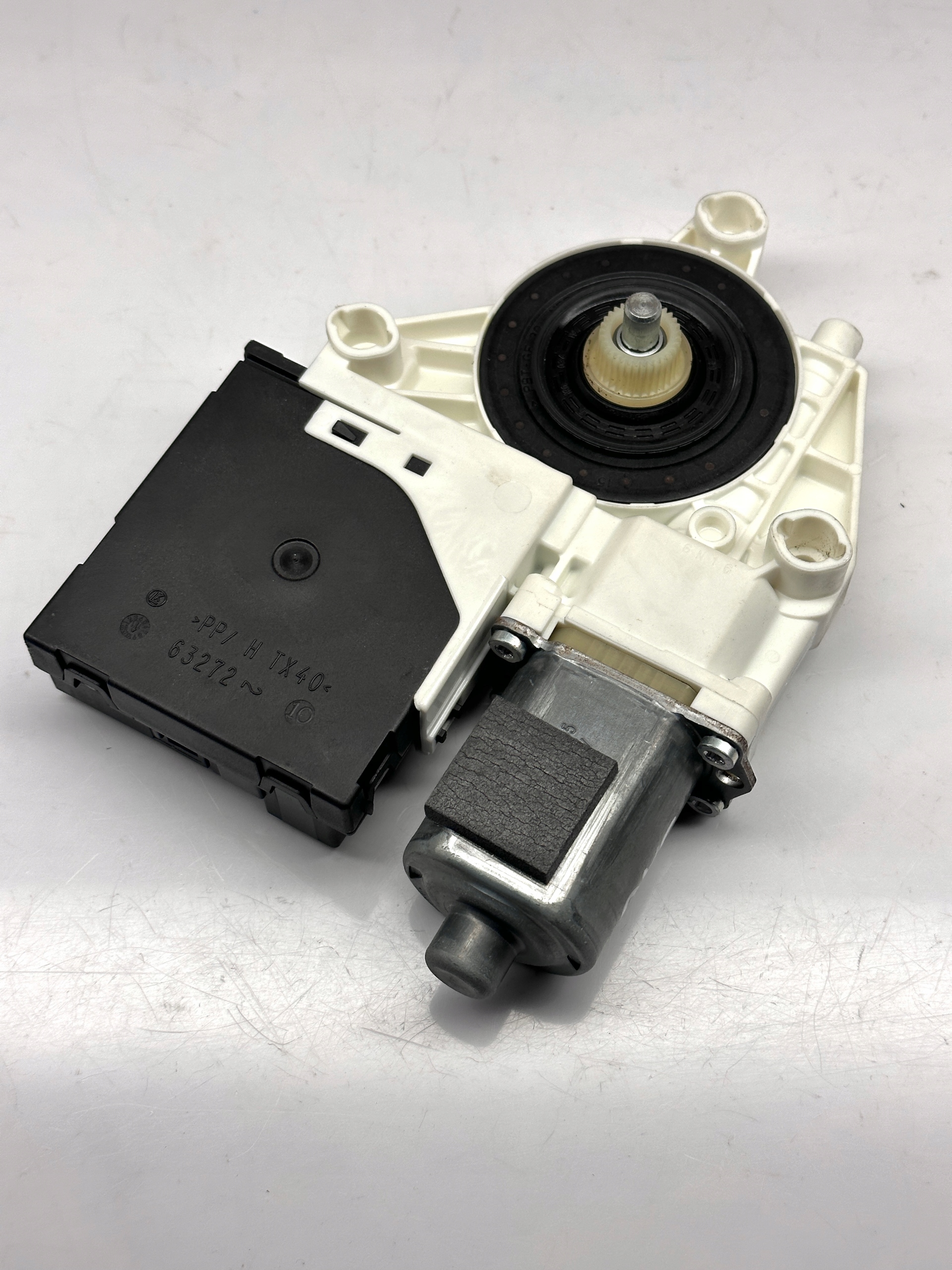 AUDI A3 S3 8P LIFT mini motor windows module front front 8P0959802P