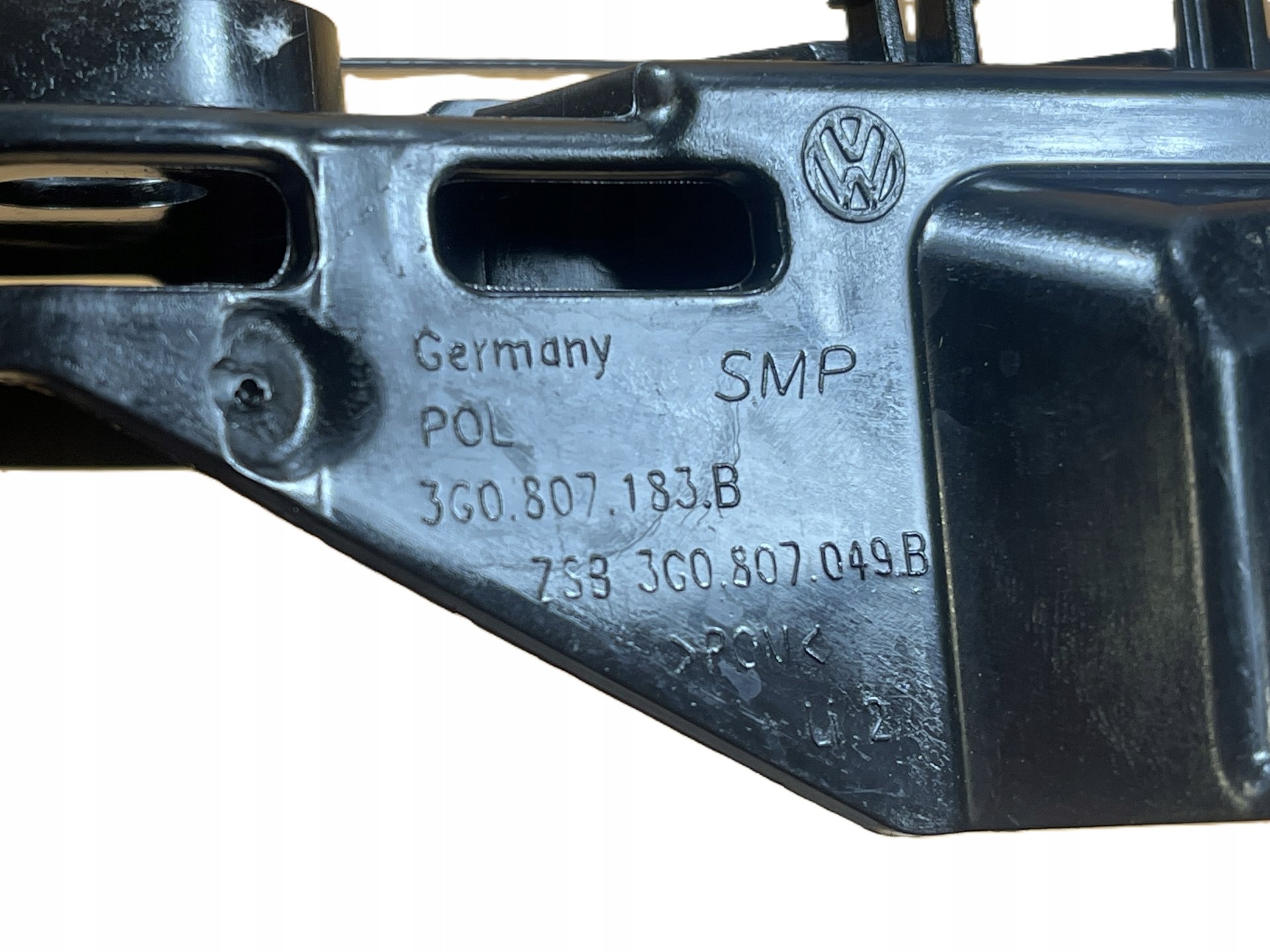 VW PASSAT VIII B8 2014- support holder of a bumper left front 3G0807183B