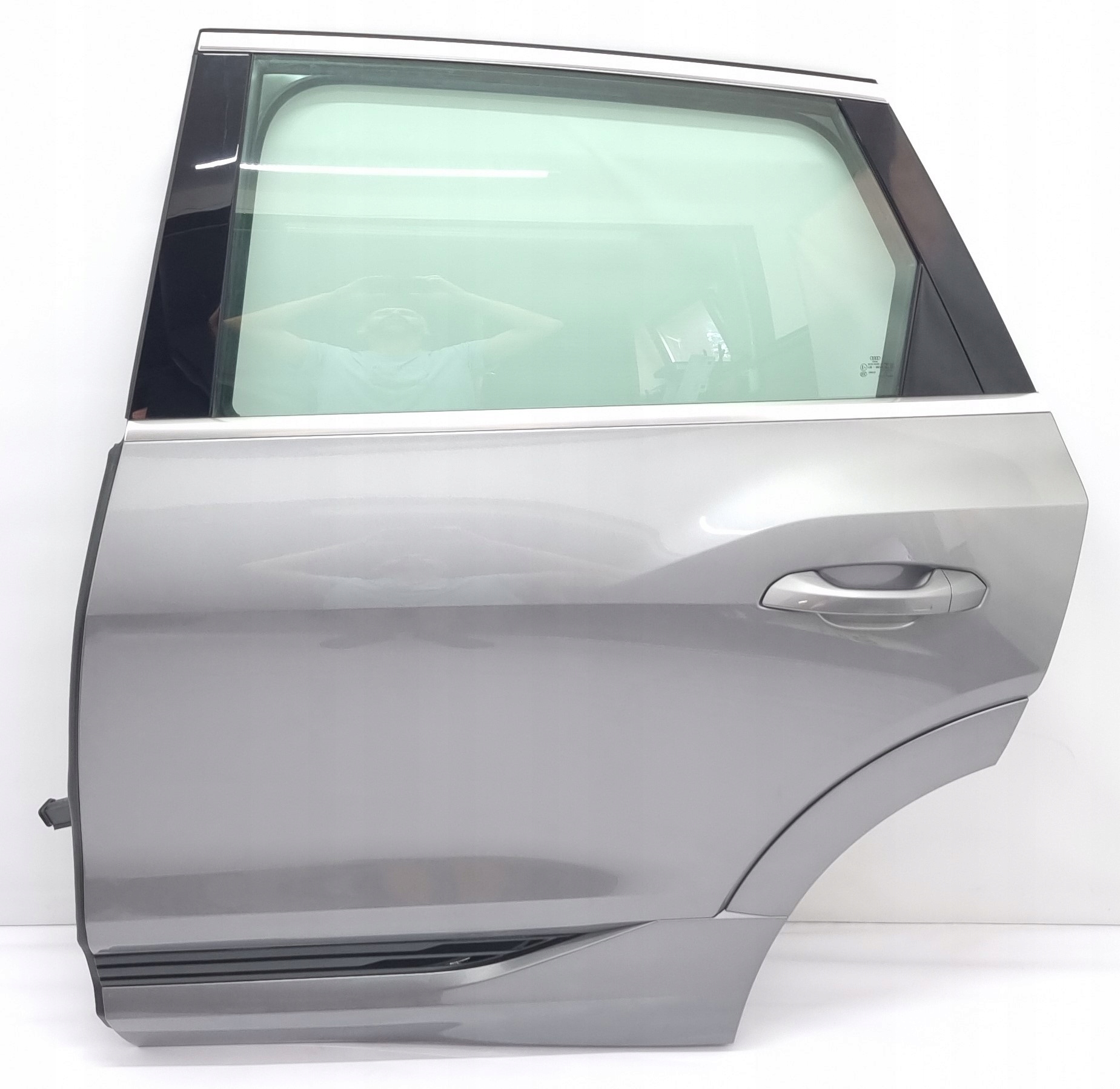 Drzwi lewy tył Audi E-Tron 4KE LZ7F Strona zabudowy tył - lewa