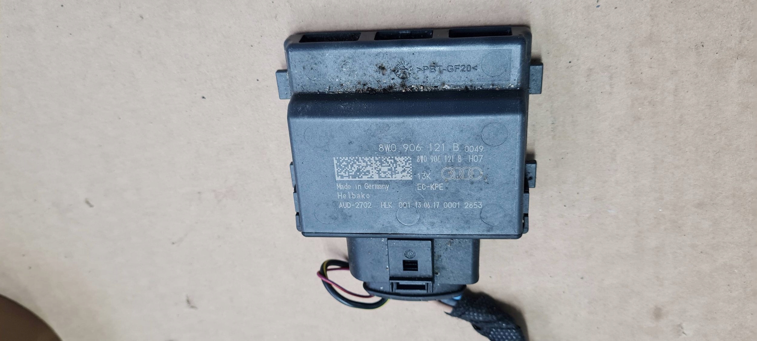 A4 B9 8W module control unit POMPY 2.0 TDI 8W0906121B A5 8W