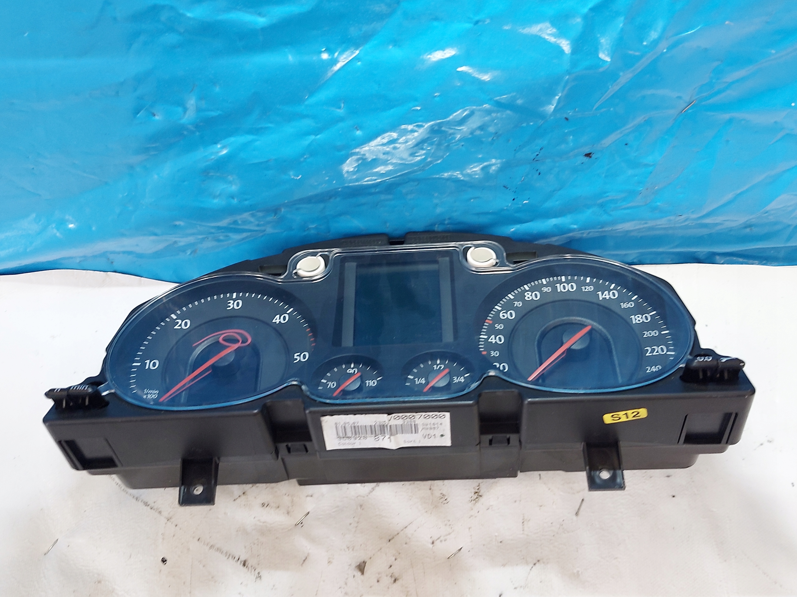 dials clock PASSAT B6 2.0 TDI 3C0920871