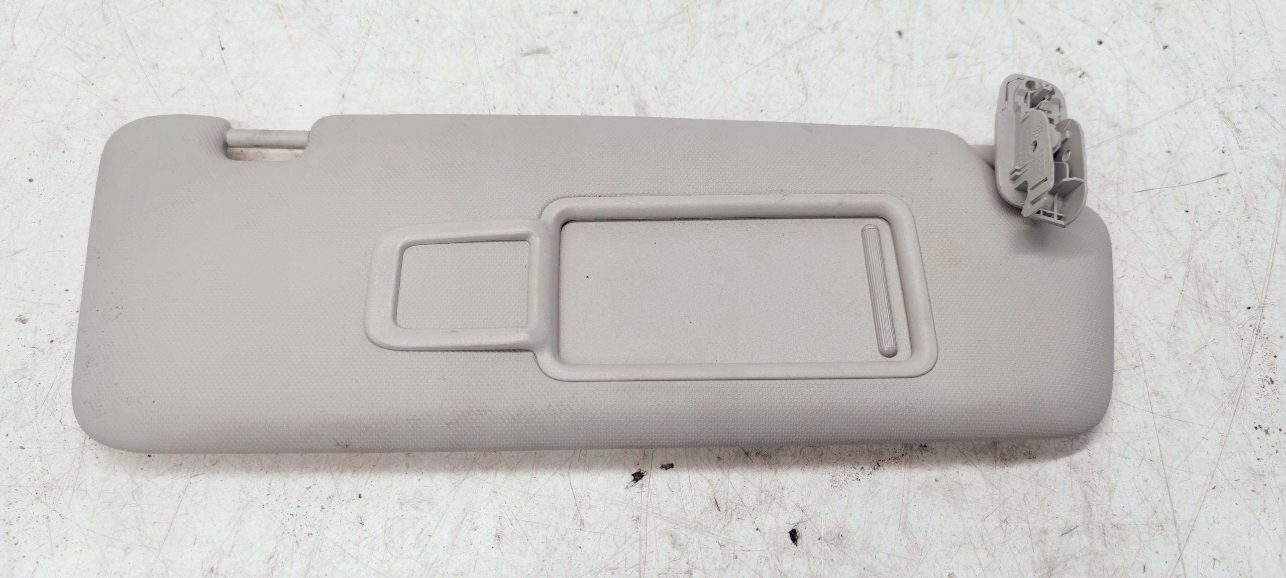 Blende Abdeckung PRZECIWSLONECZNA AUDI A4 B8 A5 8U0857552A FT9