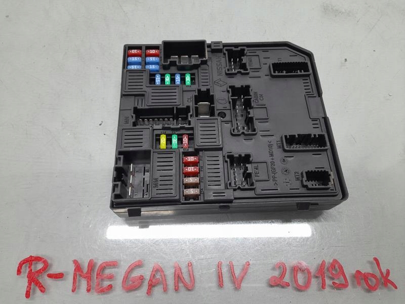 SKRZYNKA BEZPIECZNIKÓW MEGANE IV 1.3 284B66727R Producent części Renault OE