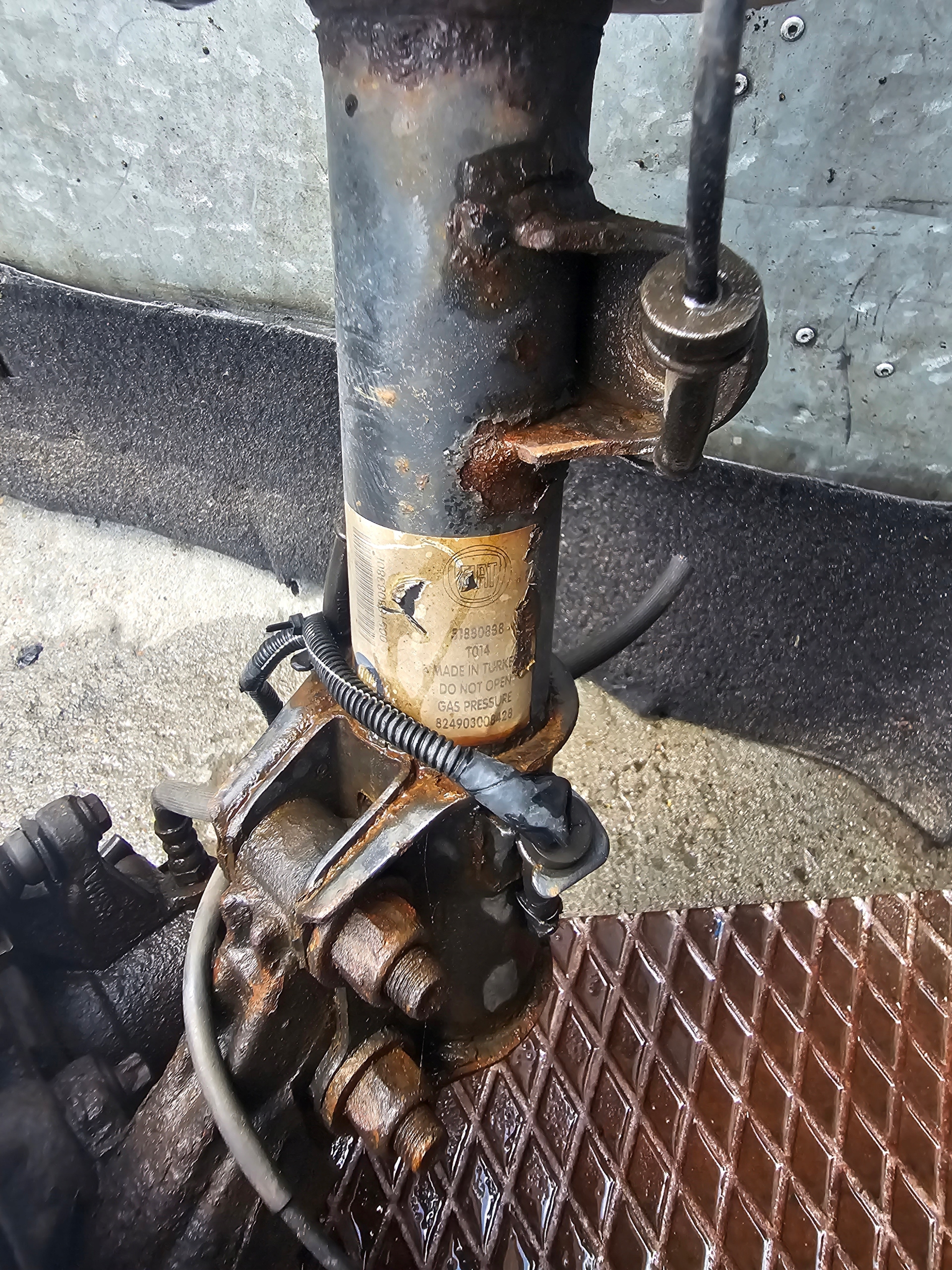 OPEL COMBO D FIAT DOBLO II swing left McPherson sususpension left front