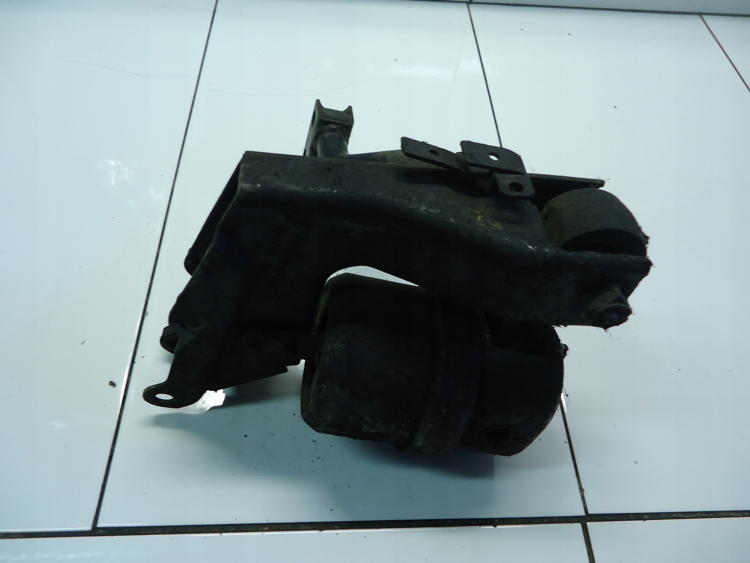 VW T4 2.5TDI 2.5 TDI holder engine mount 7D0399111K